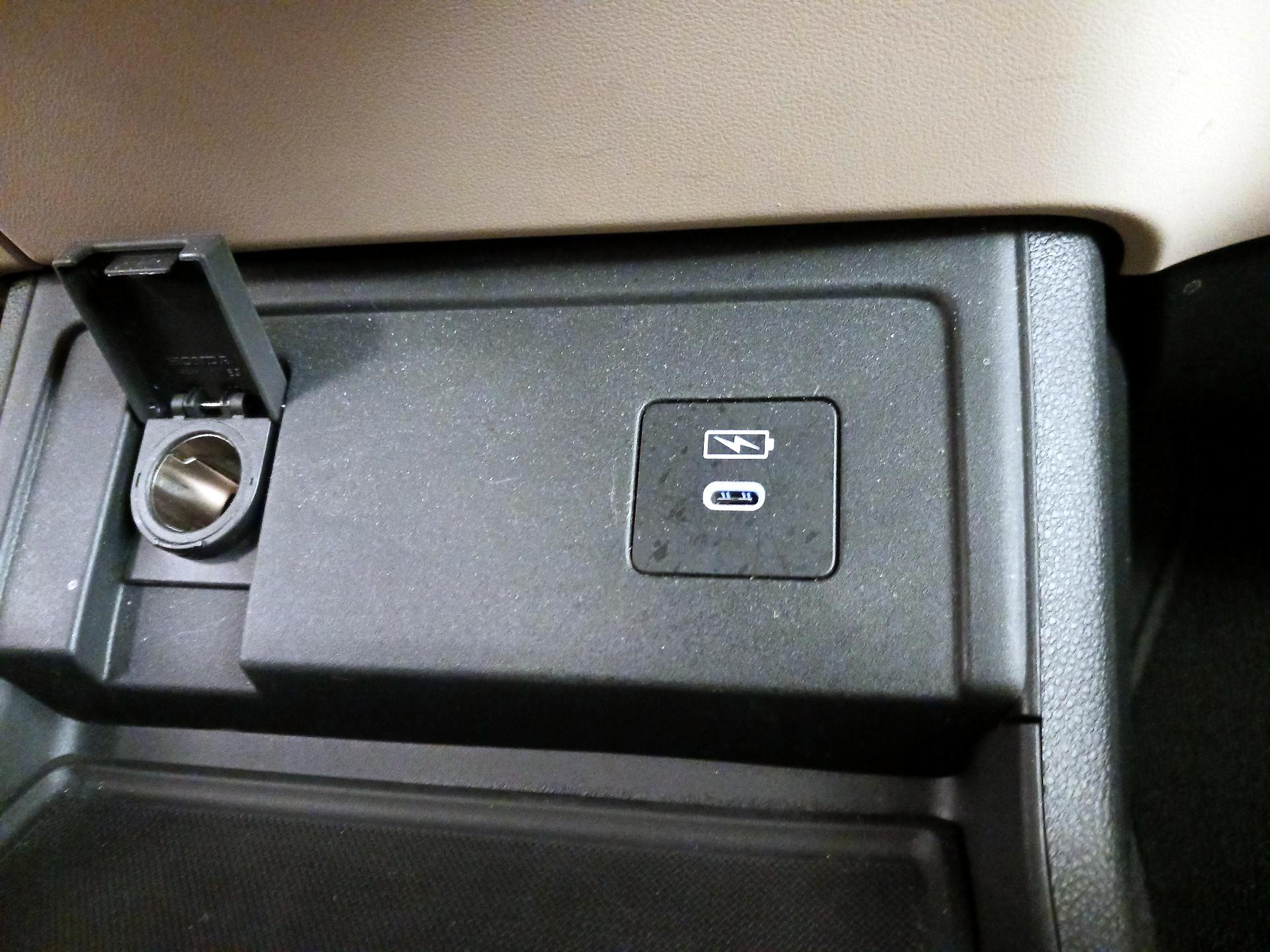 Thumbnail: 2024 Acura RDX - 18