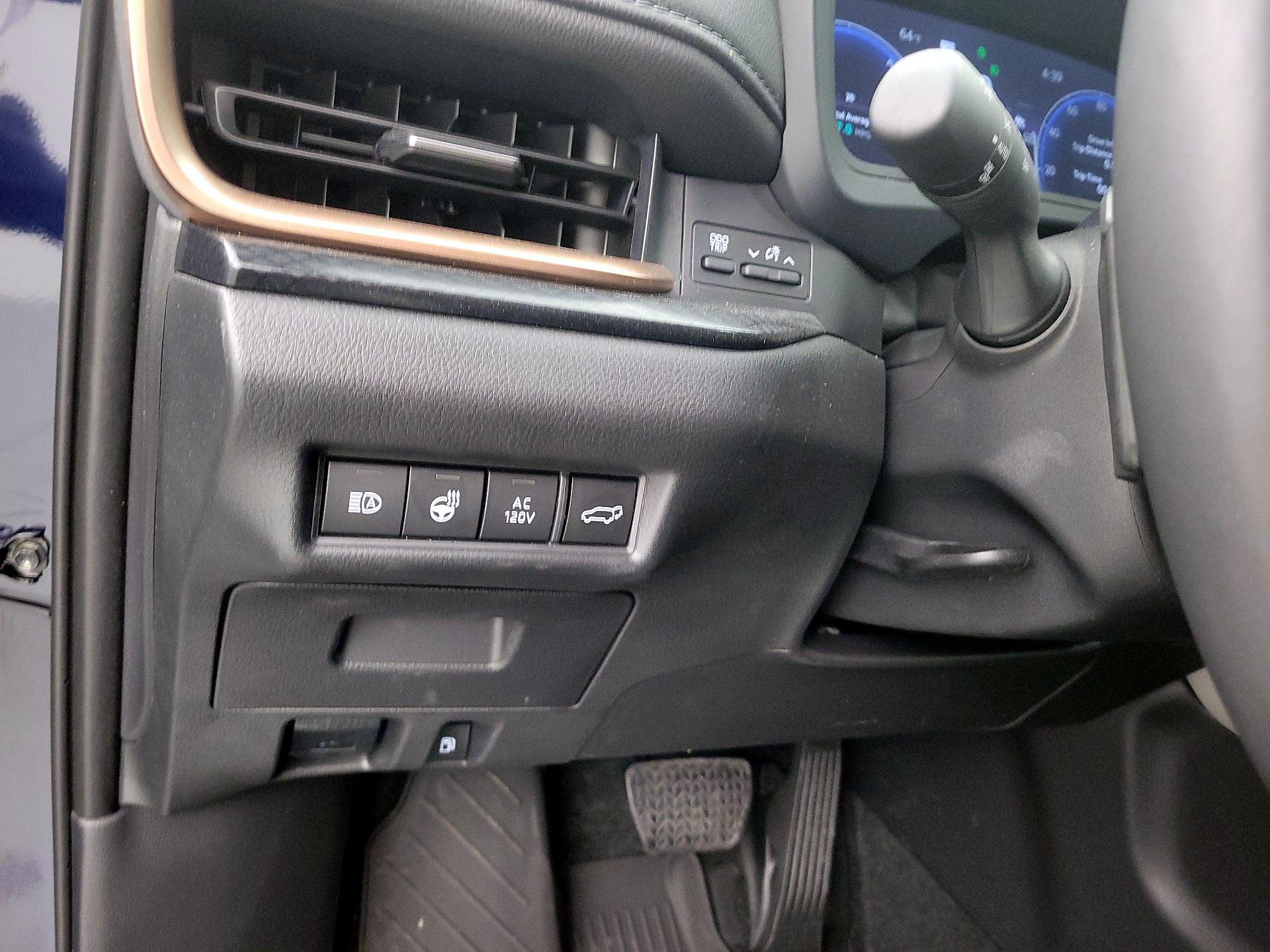 Thumbnail: 2025 Toyota Highlander - 13