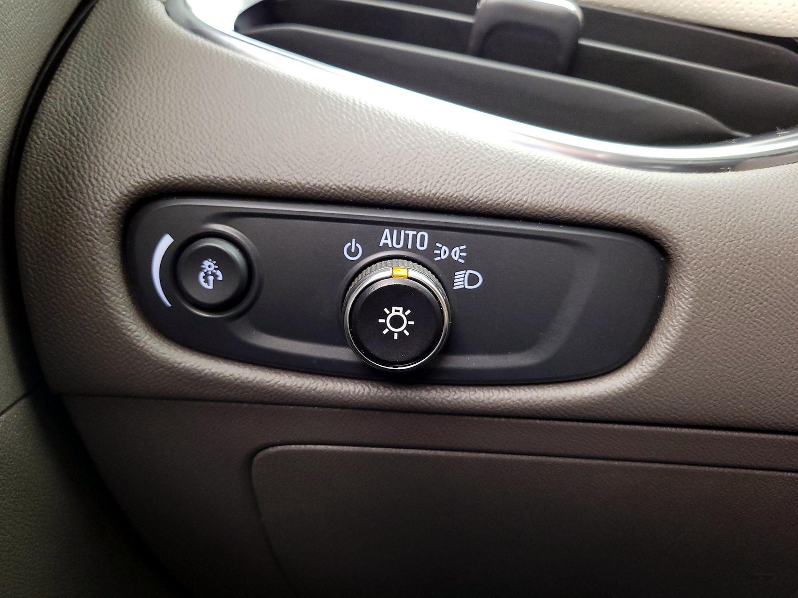 2024 Chevrolet Malibu 2LT - Photo 14