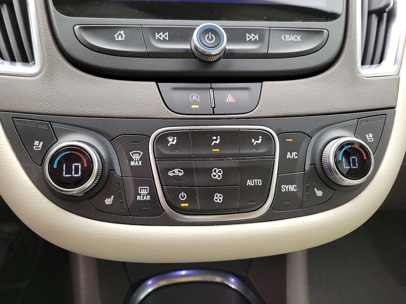 2024 Chevrolet Malibu 2LT - Photo 17