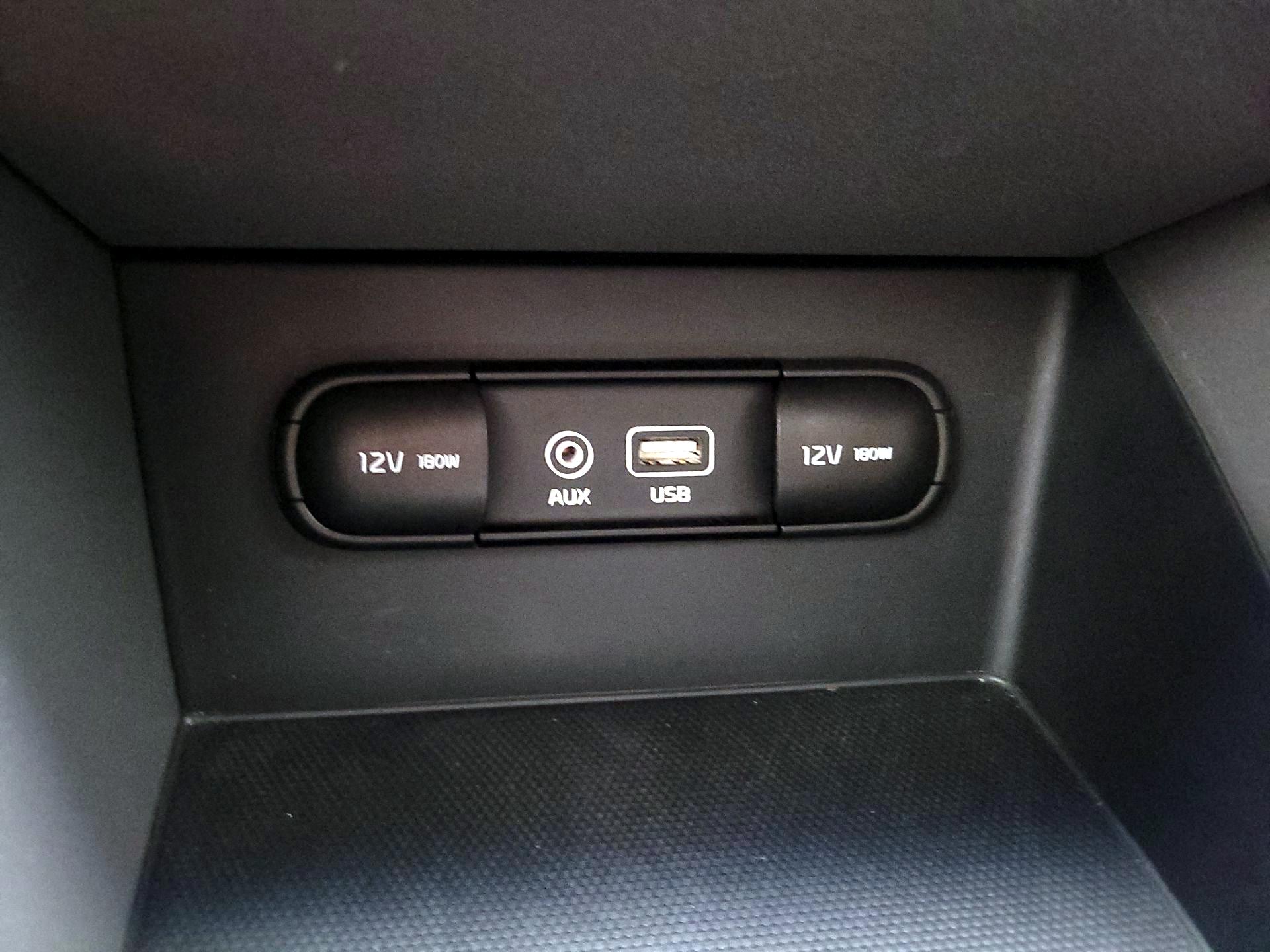 Thumbnail: 2019 Kia Niro - 18