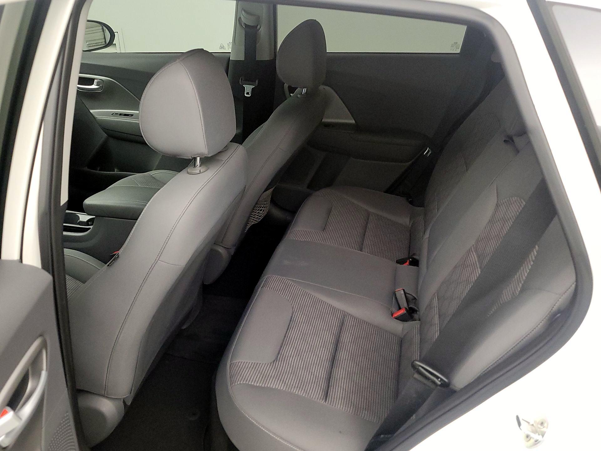 Thumbnail: 2019 Kia Niro - 19