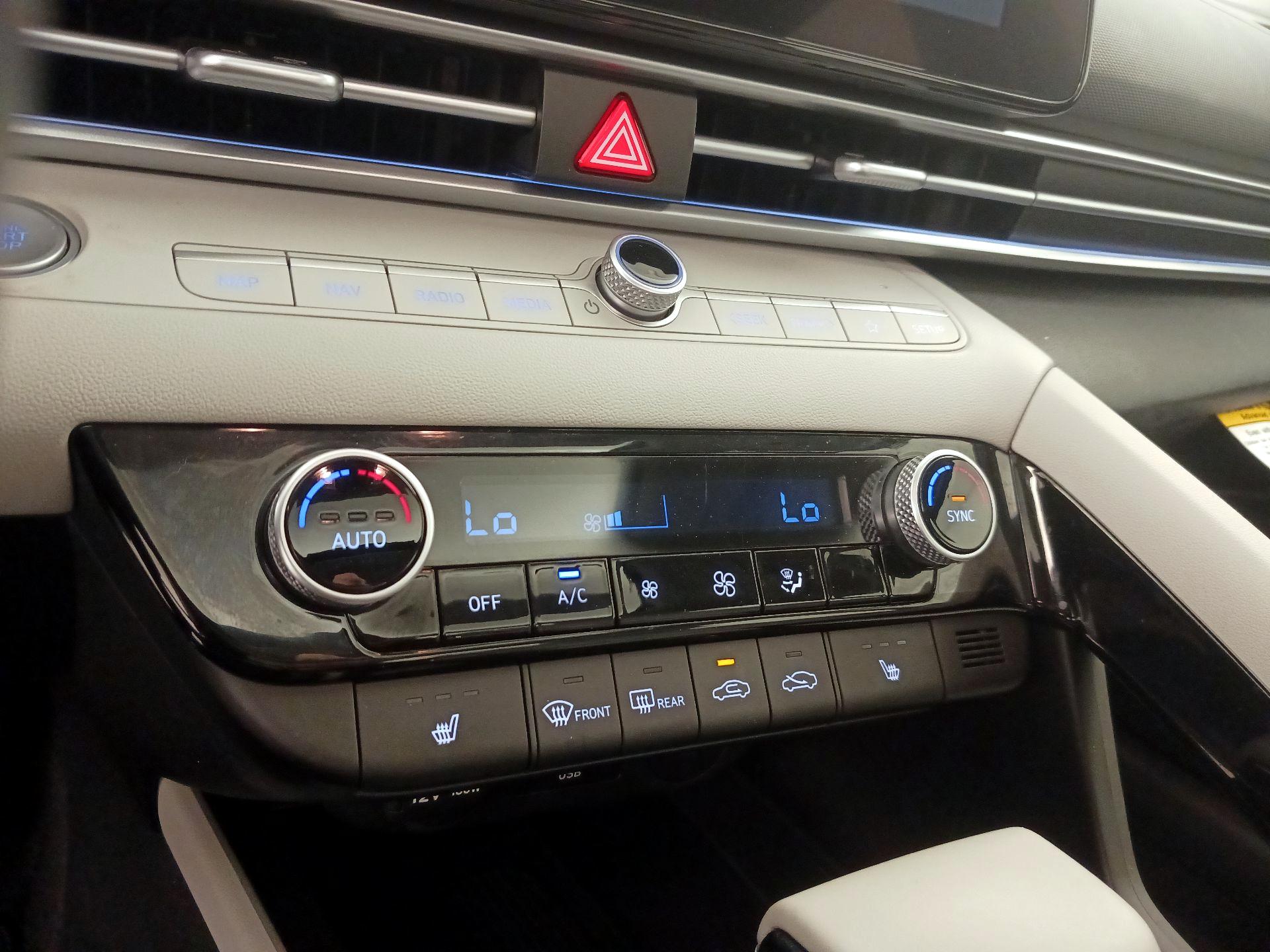 Thumbnail: 2025 Hyundai Elantra - 17