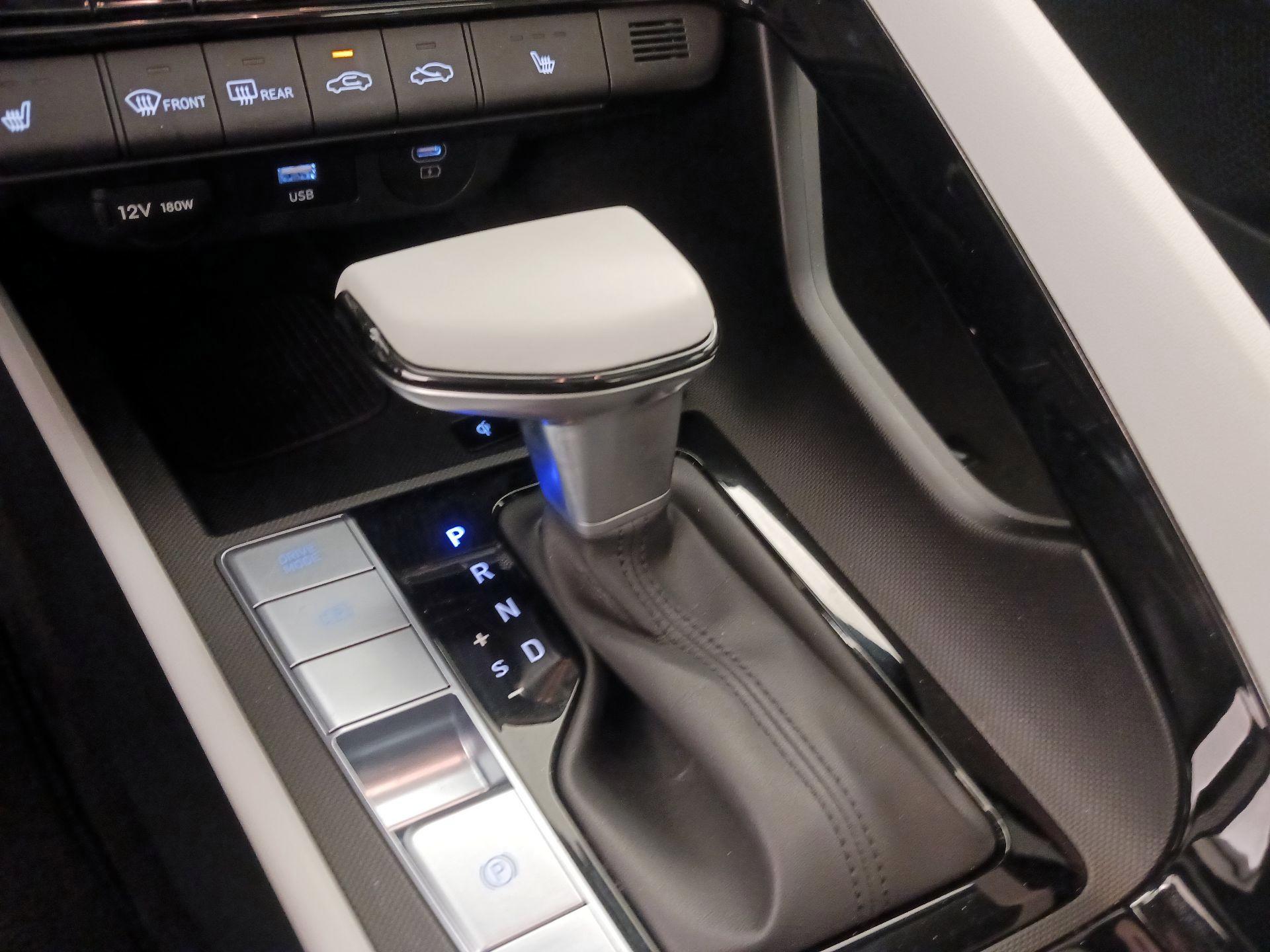 Thumbnail: 2025 Hyundai Elantra - 18
