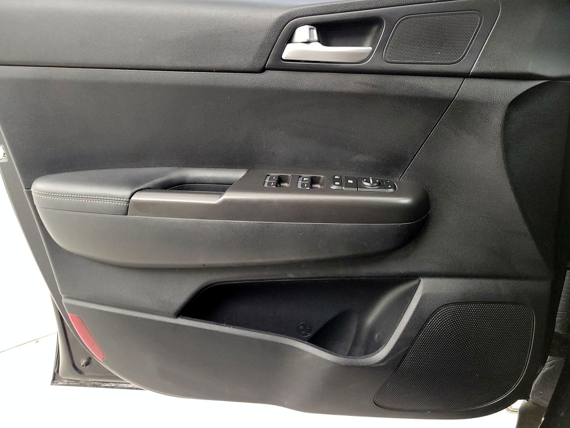 Thumbnail: 2018 Kia Sportage - 12