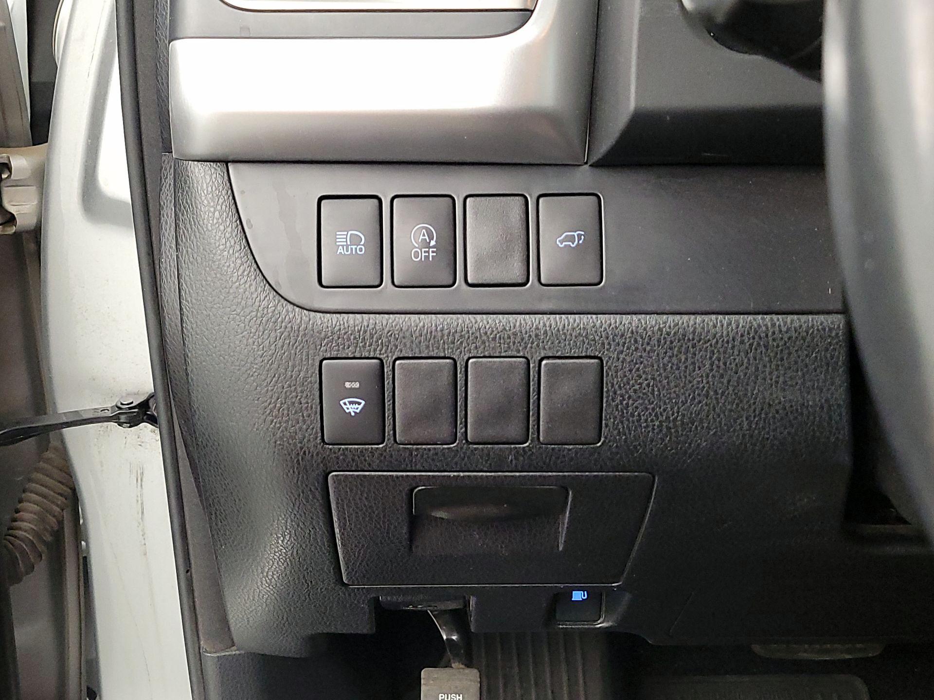 Thumbnail: 2018 Toyota Highlander - 13