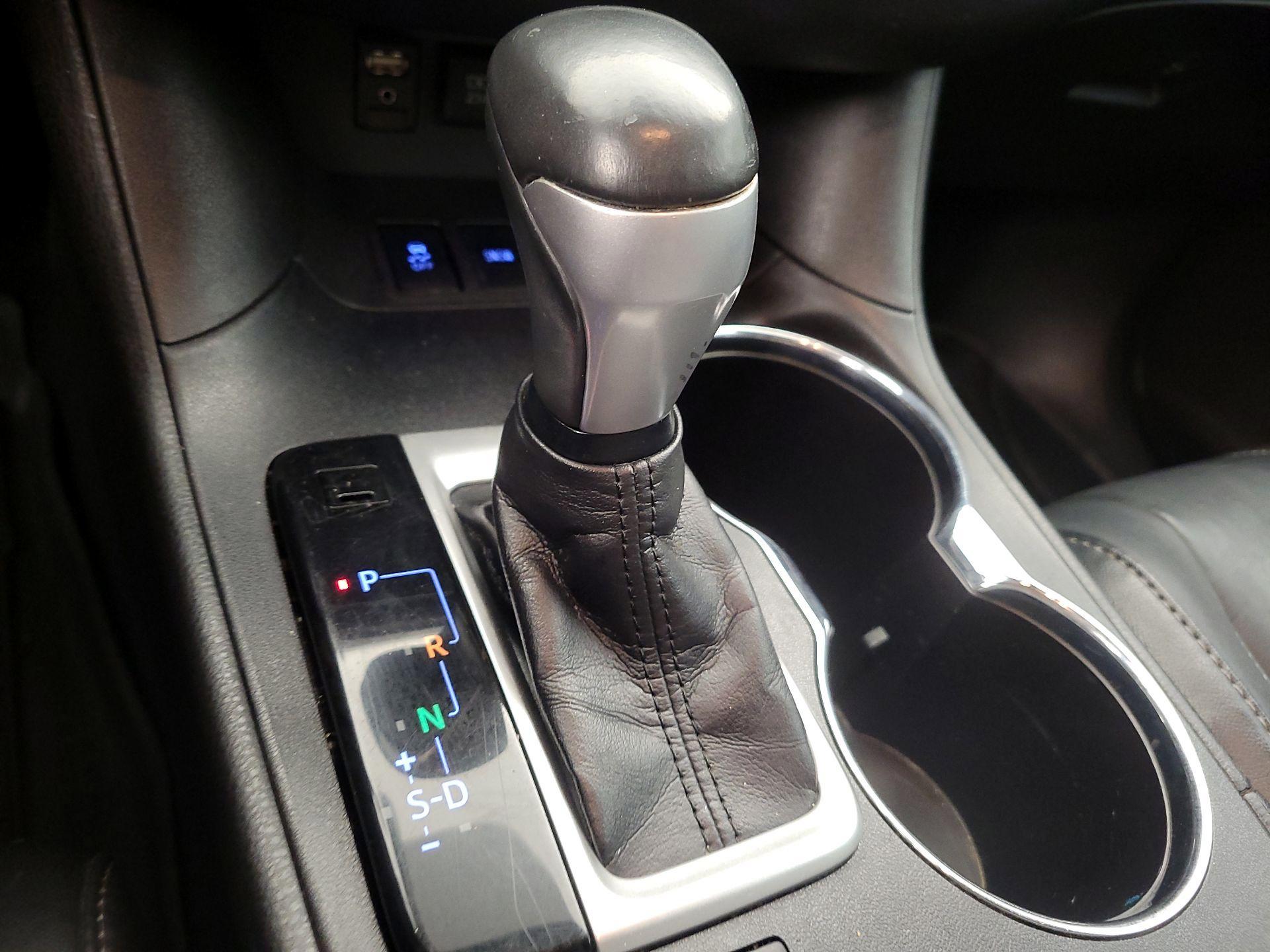 Thumbnail: 2018 Toyota Highlander - 18