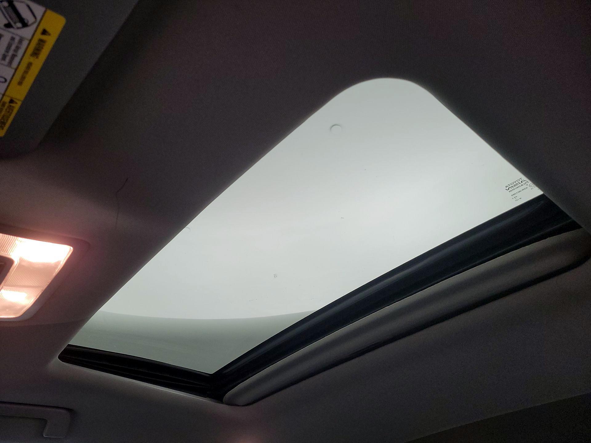 Thumbnail: 2018 Toyota Highlander - 20