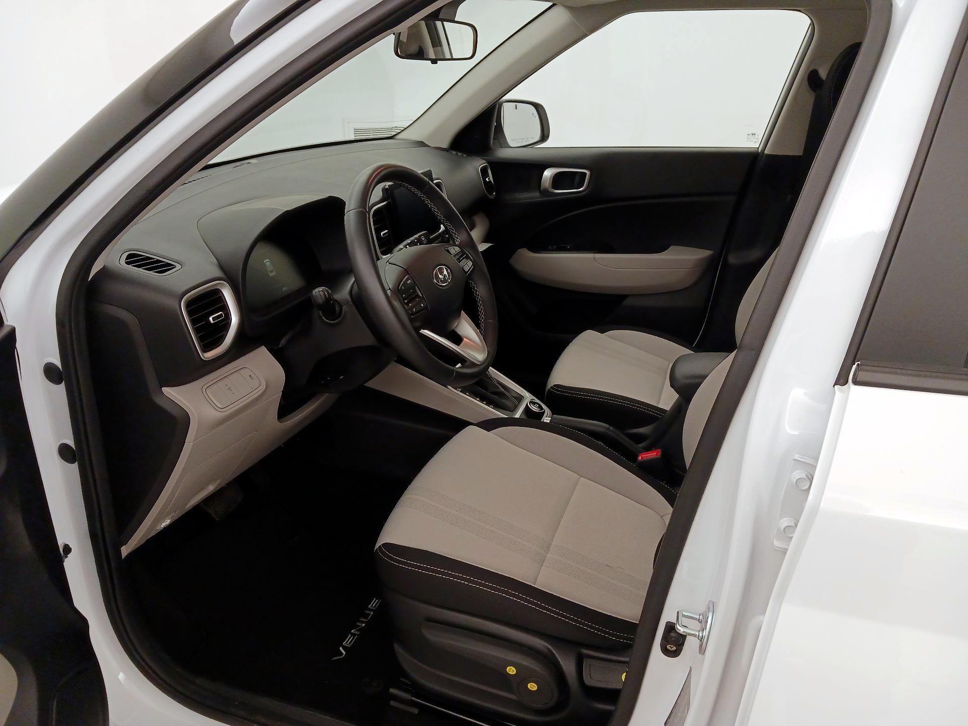 Thumbnail: 2025 Hyundai Venue - 11