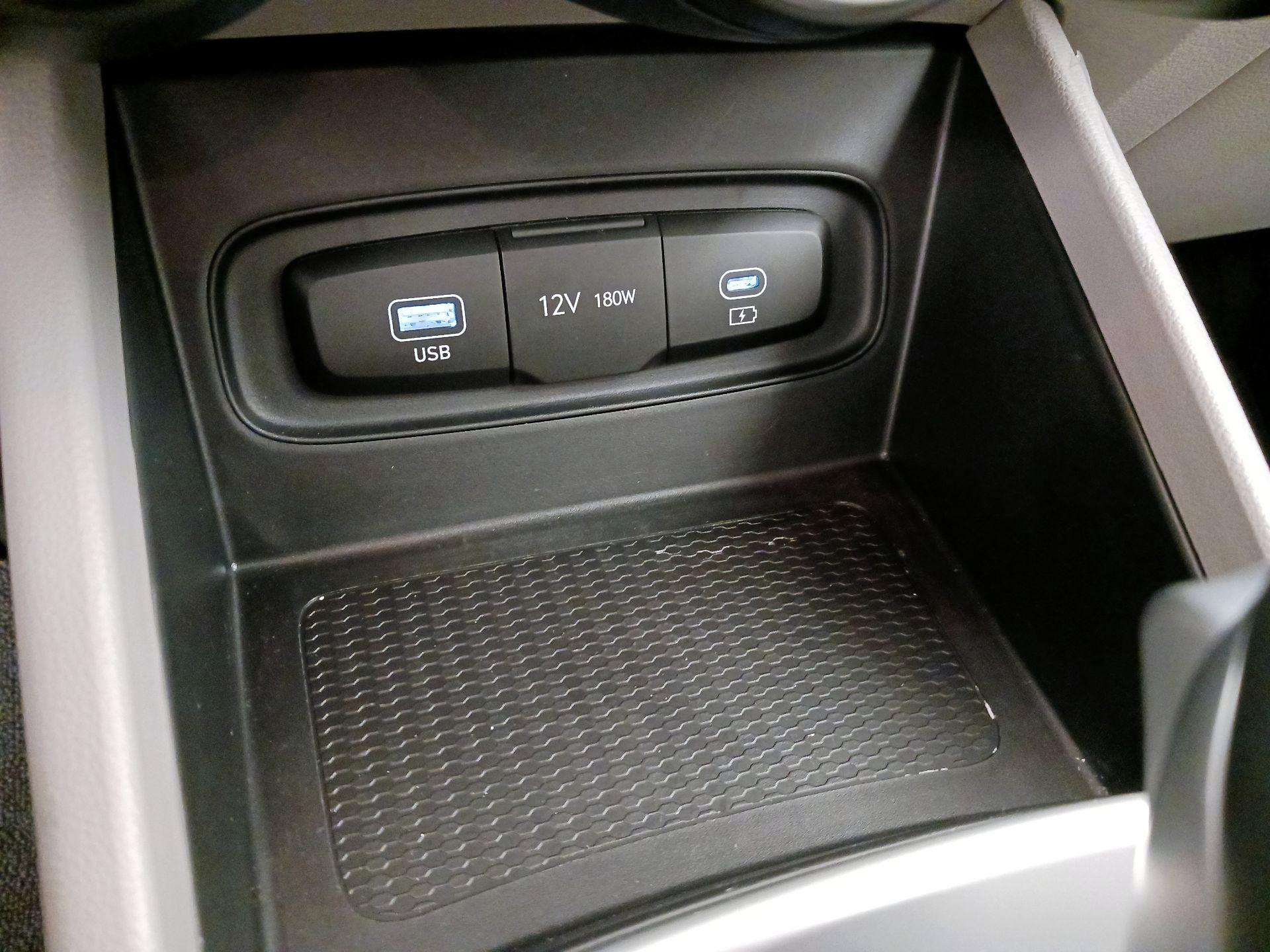 Thumbnail: 2025 Hyundai Venue - 18