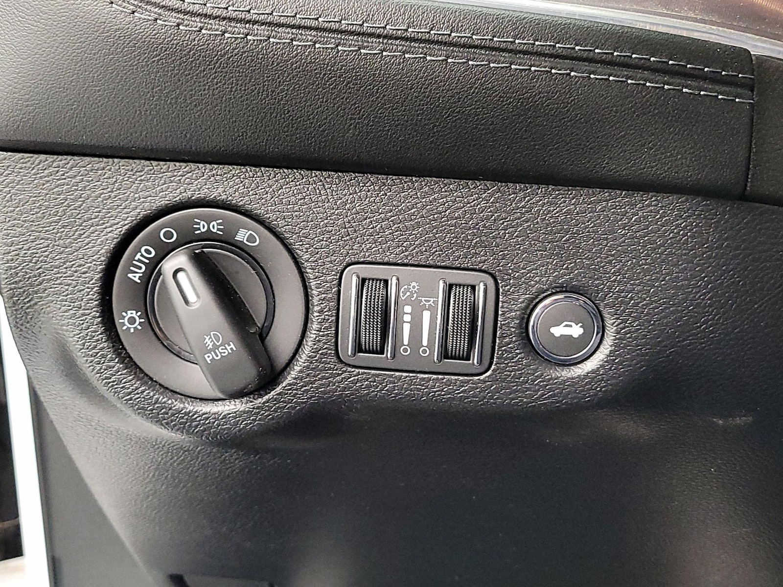 2022 Dodge Challenger R/T - Photo 14