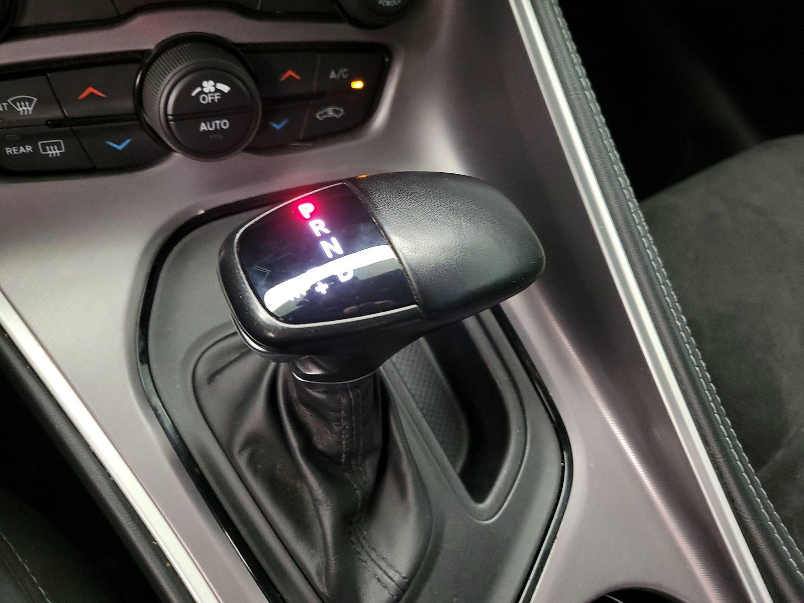 2022 Dodge Challenger R/T - Photo 18