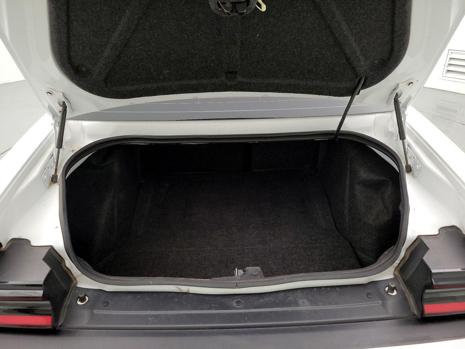 2022 Dodge Challenger R/T - Photo 21
