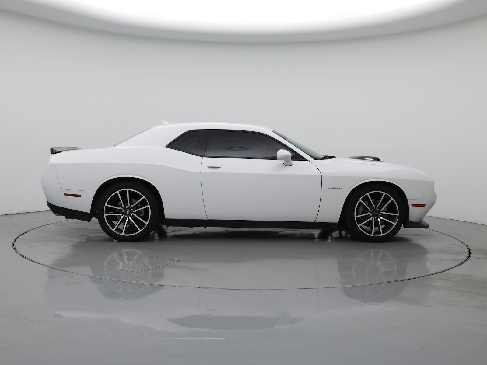 2022 Dodge Challenger R/T - Photo 8