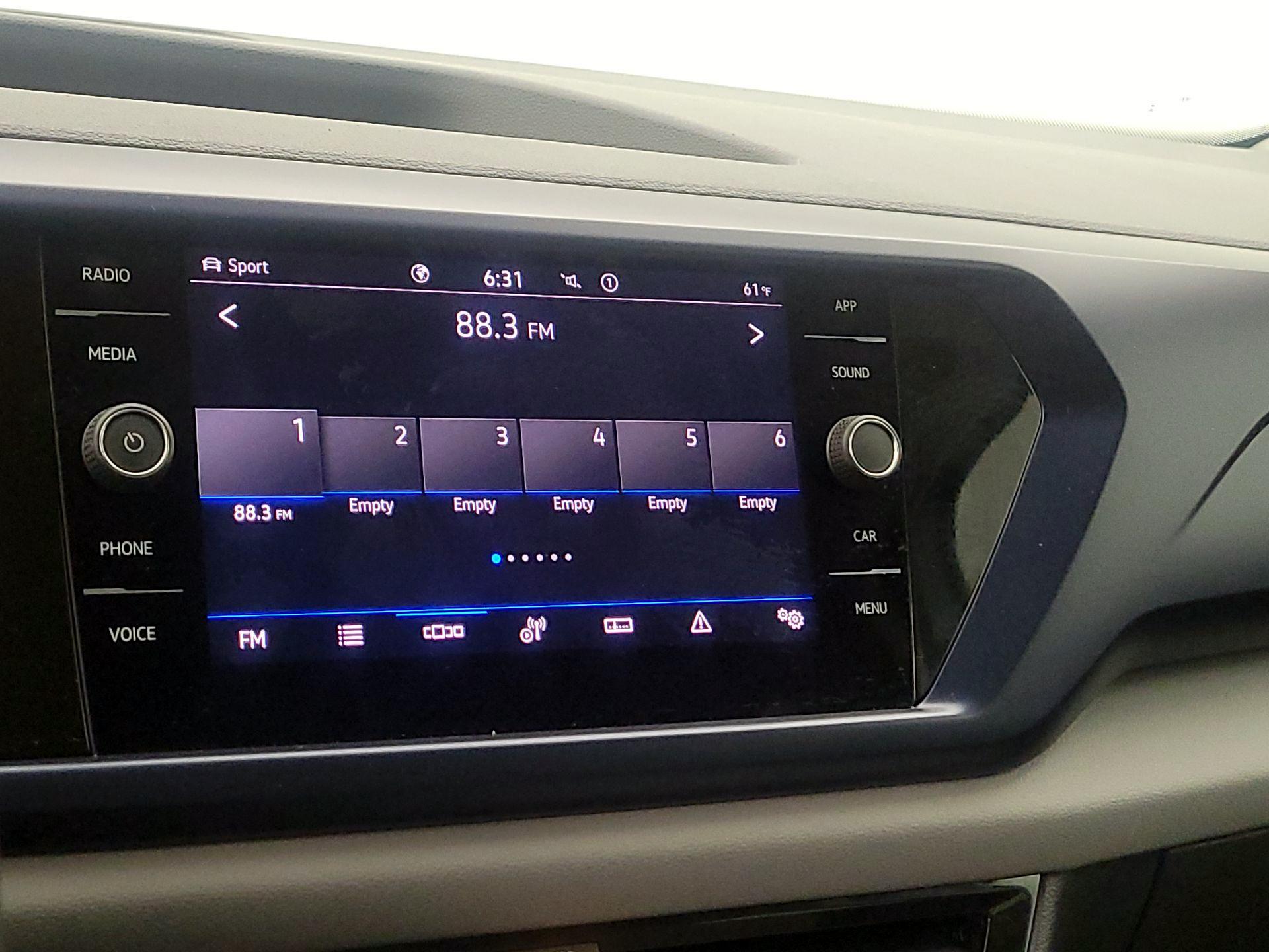 Thumbnail: 2023 Volkswagen Taos - 15