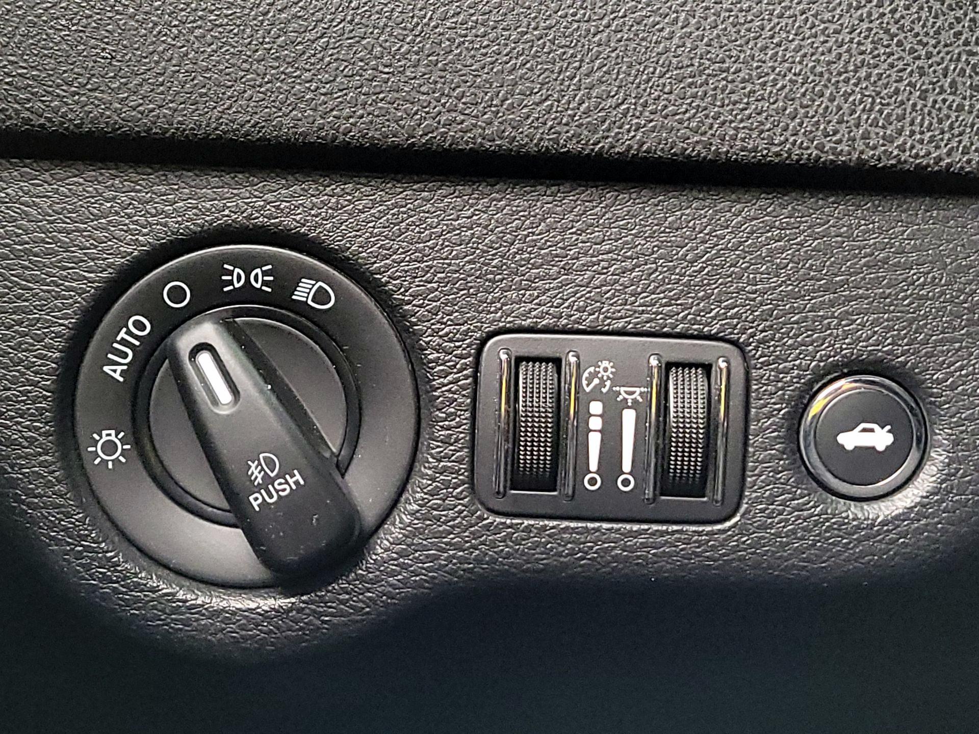 Thumbnail: 2020 Dodge Charger - 13