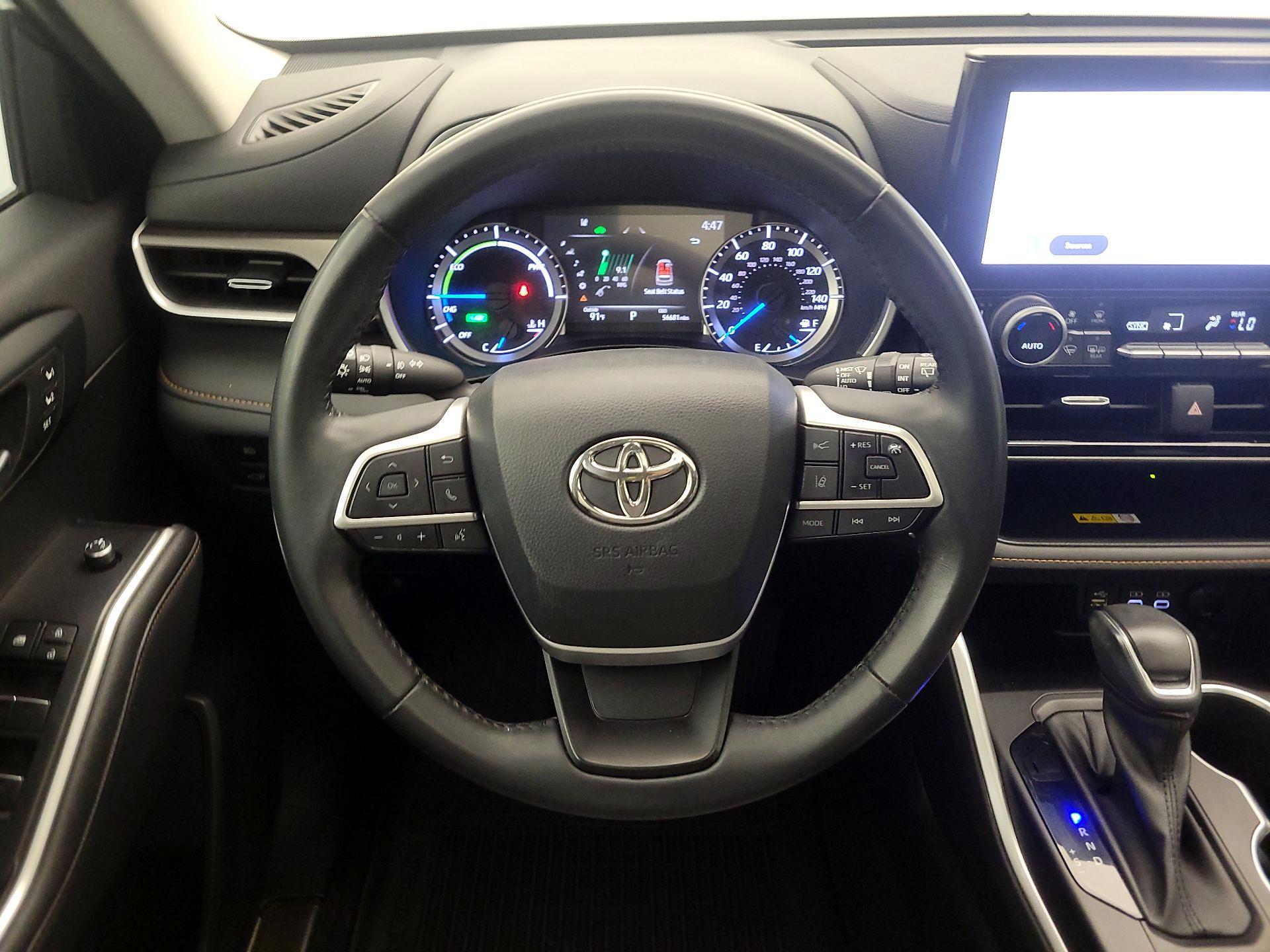 Thumbnail: 2023 Toyota Highlander - 10