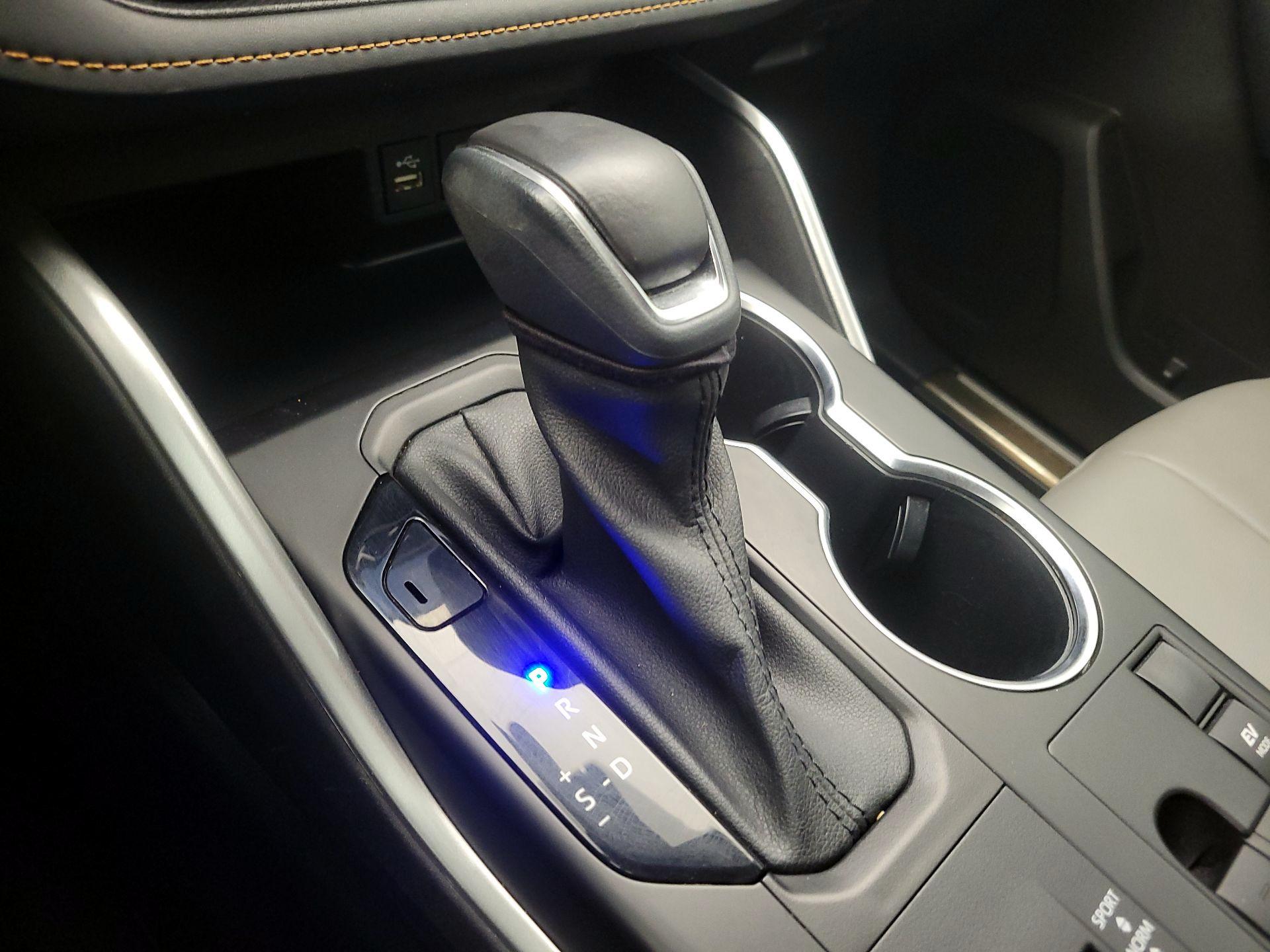 Thumbnail: 2023 Toyota Highlander - 17
