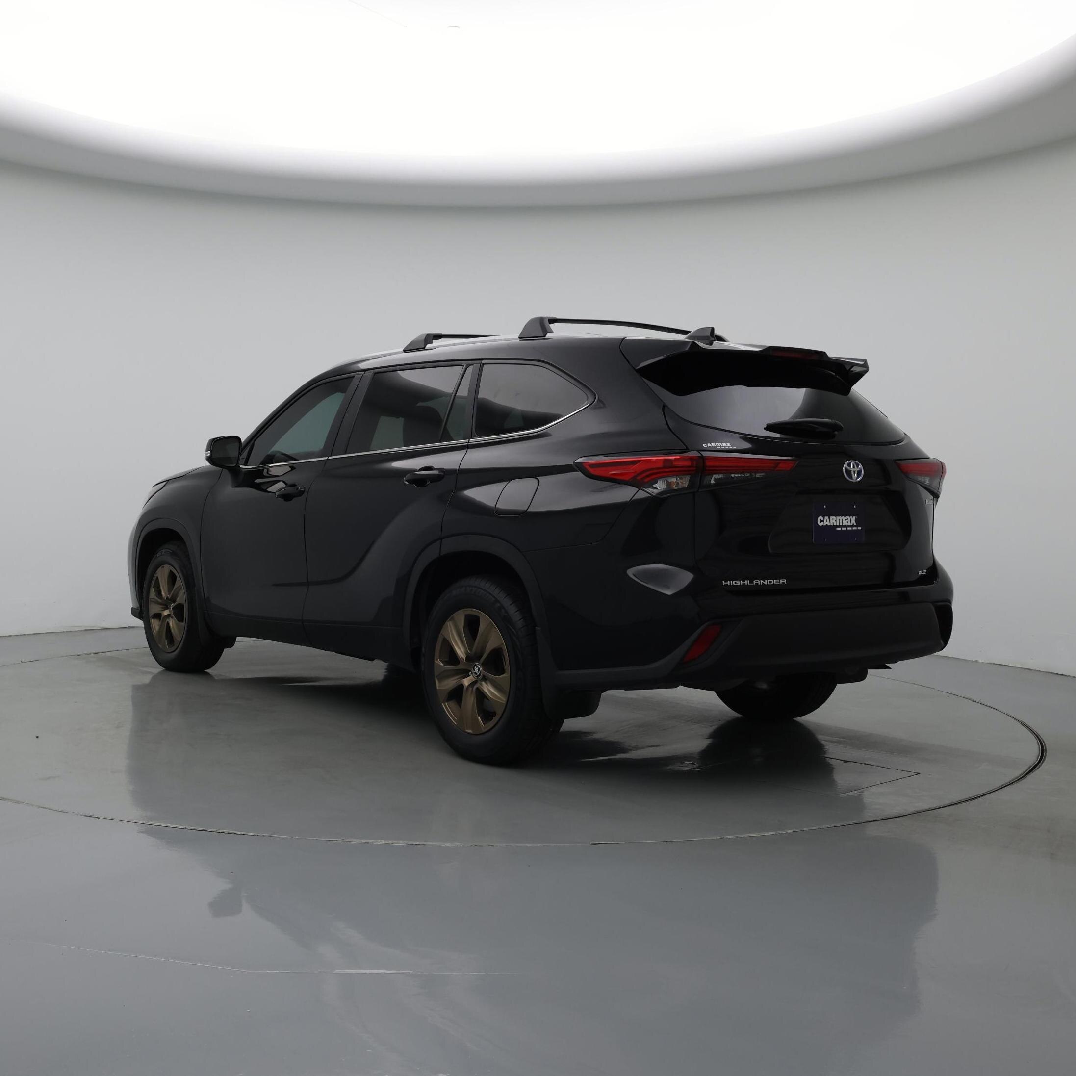 Thumbnail: 2023 Toyota Highlander - 2