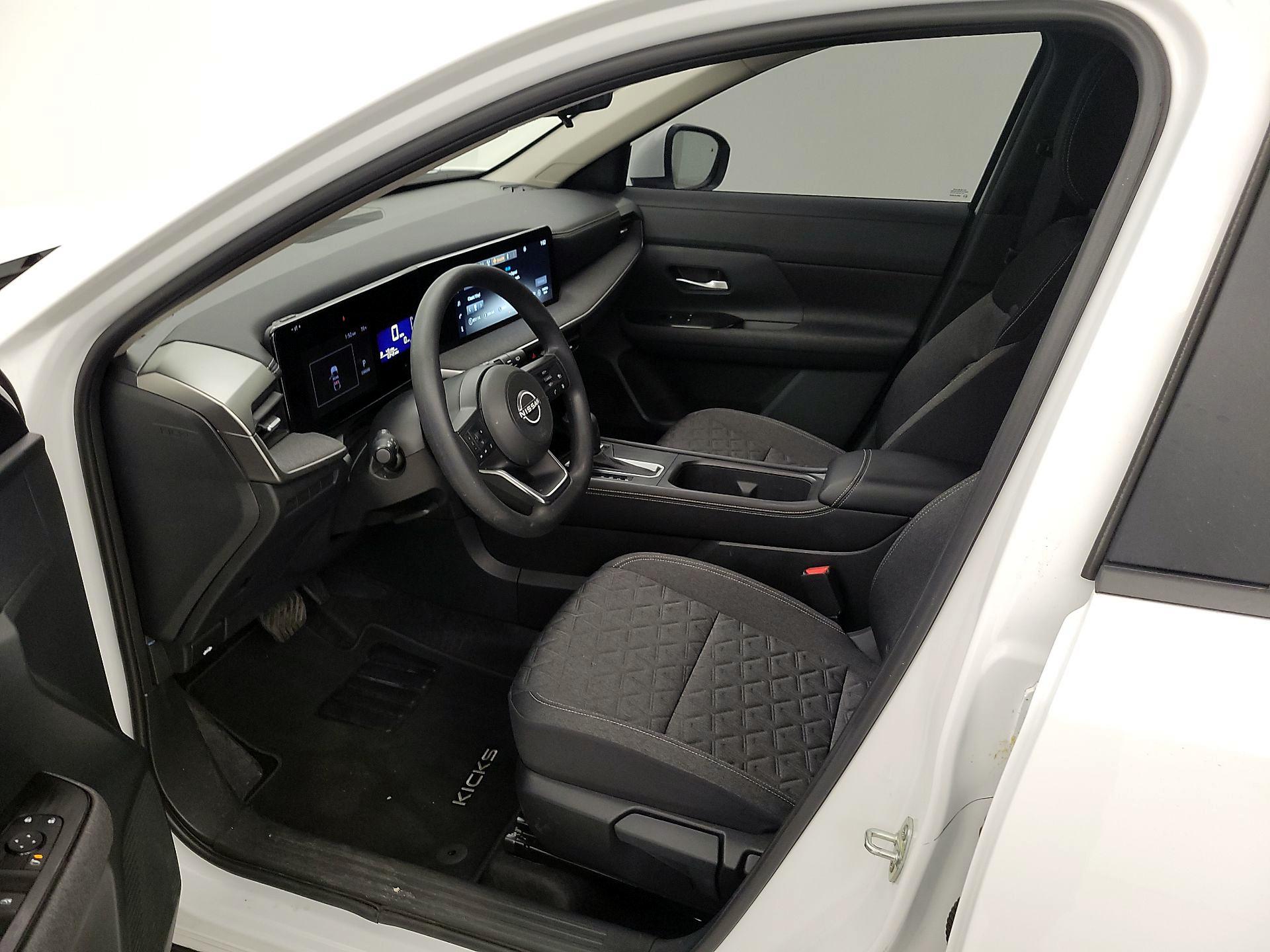 Thumbnail: 2025 Nissan Kicks - 9