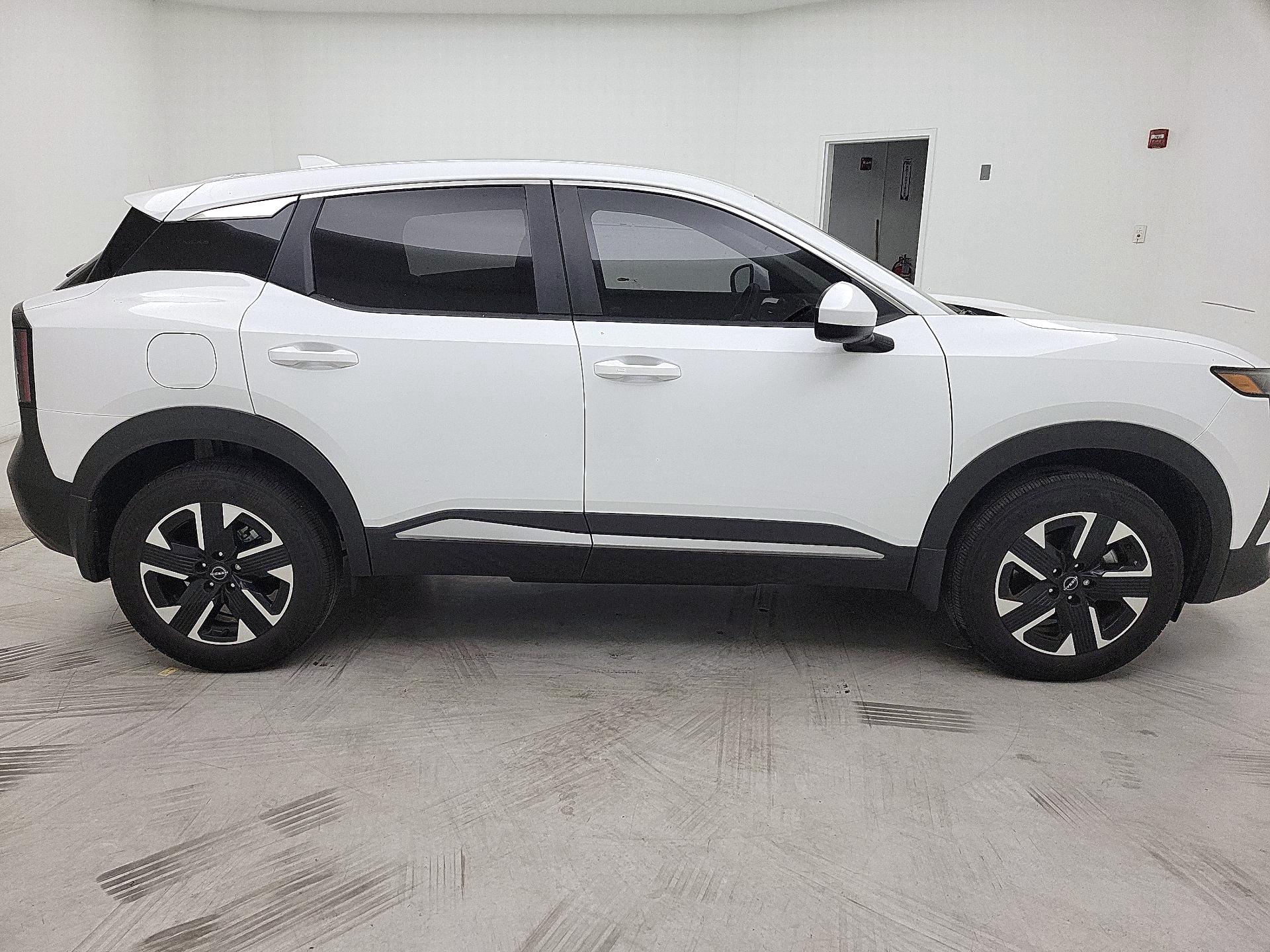 Thumbnail: 2025 Nissan Kicks - 4