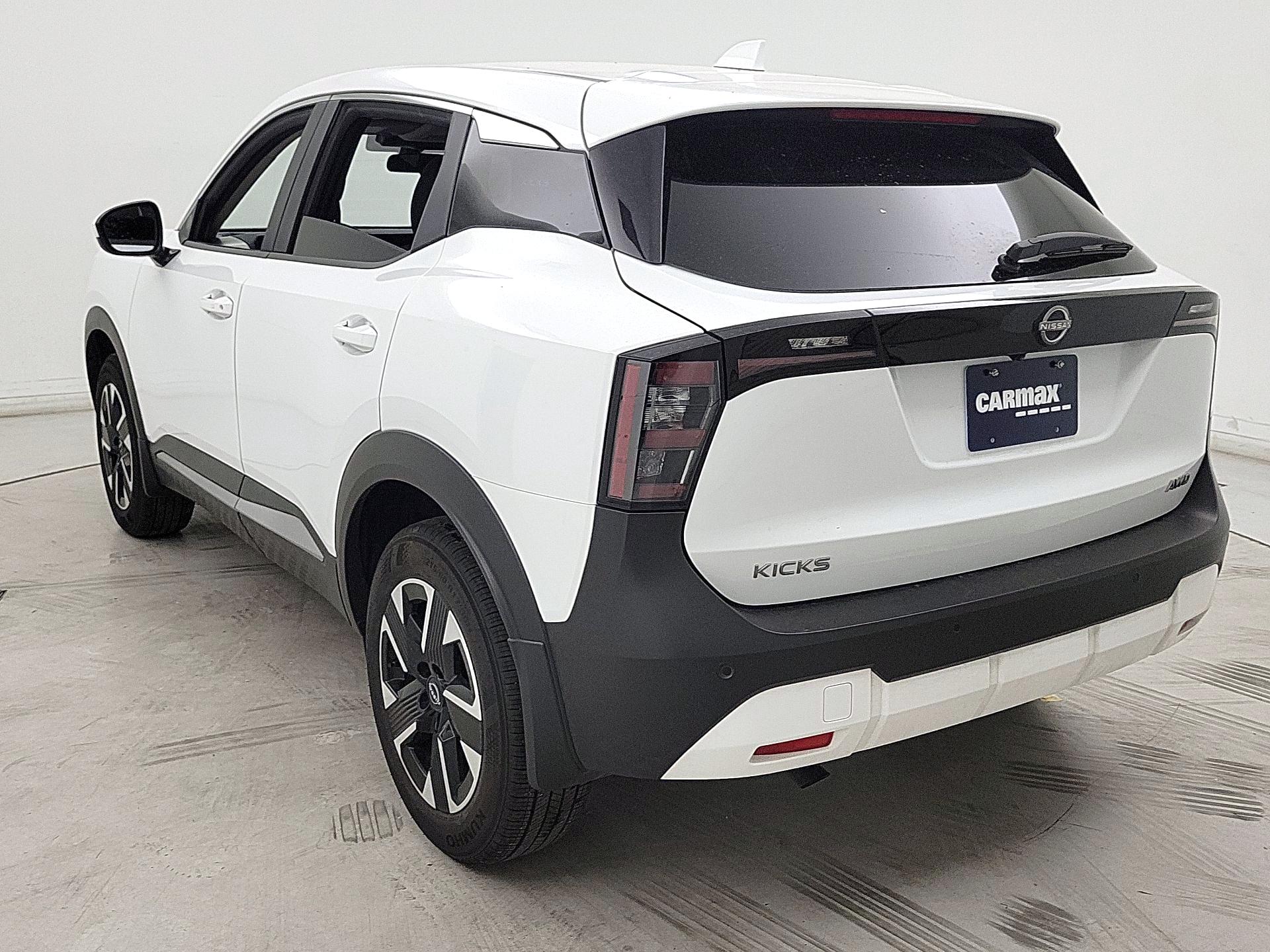 Thumbnail: 2025 Nissan Kicks - 7