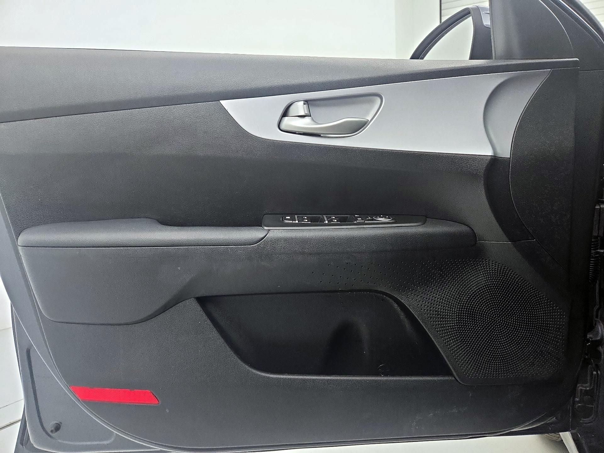 Thumbnail: 2024 Kia Forte - 12