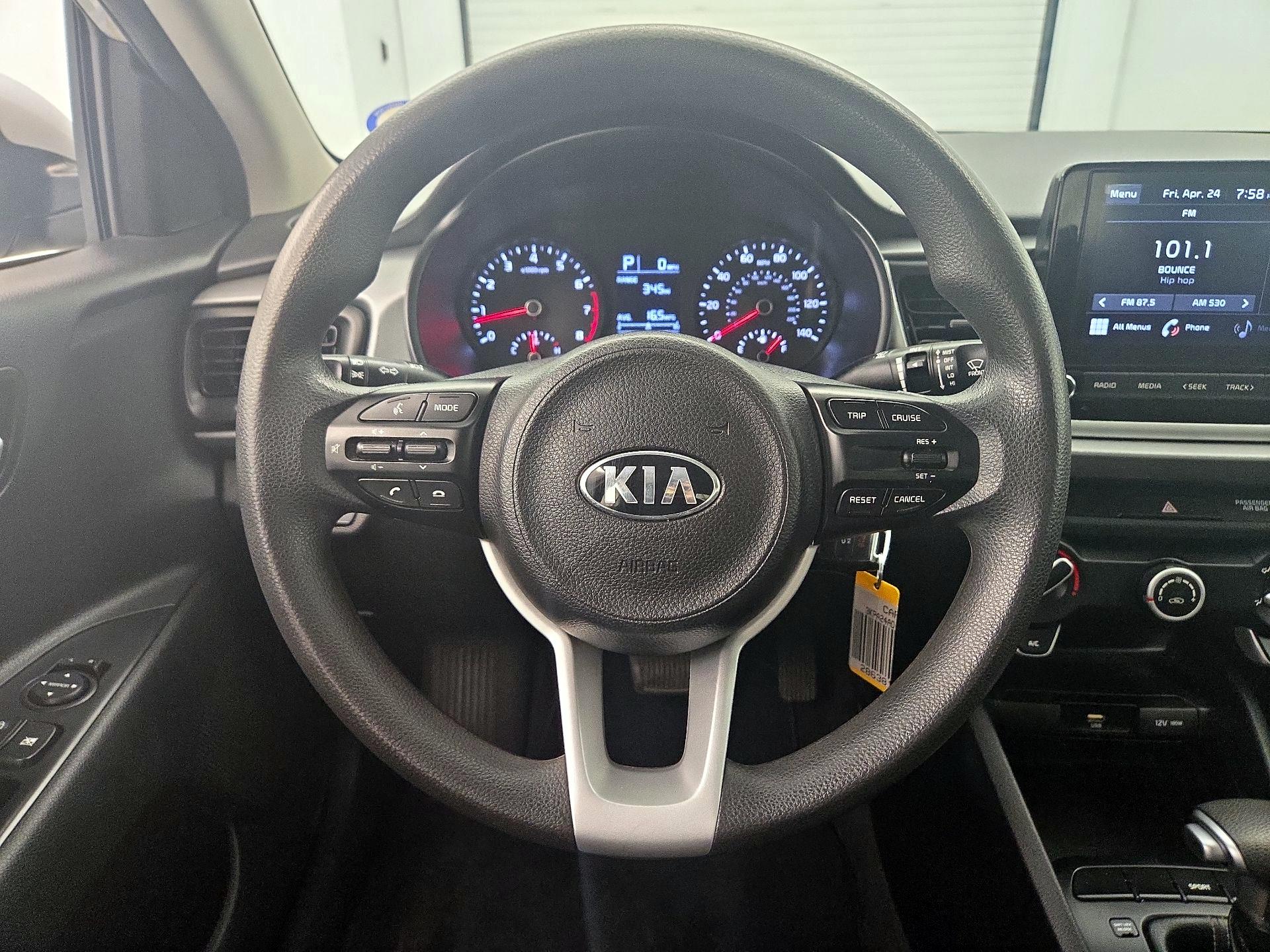 Thumbnail: 2021 Kia Rio - 10