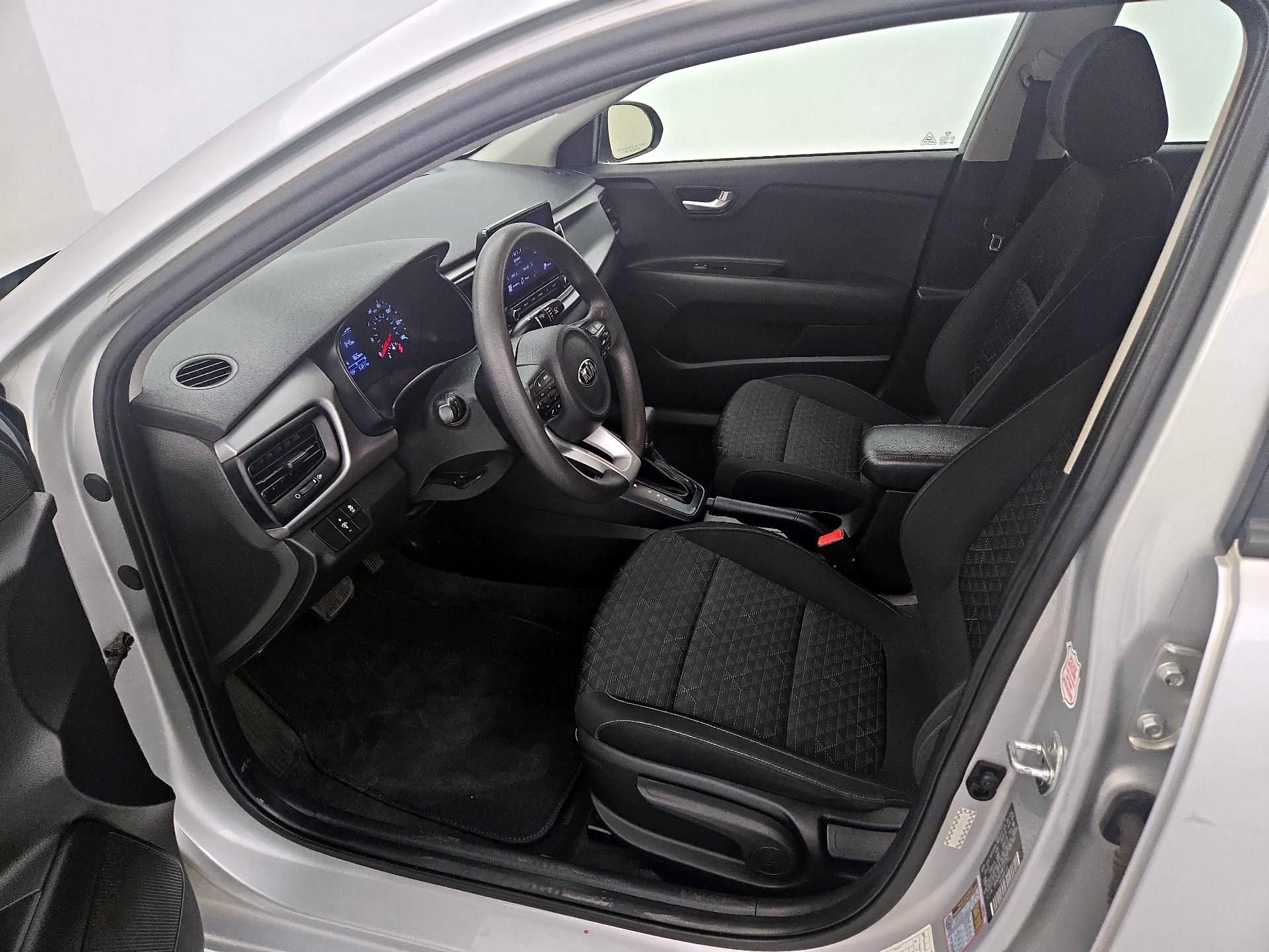 Thumbnail: 2021 Kia Rio - 11