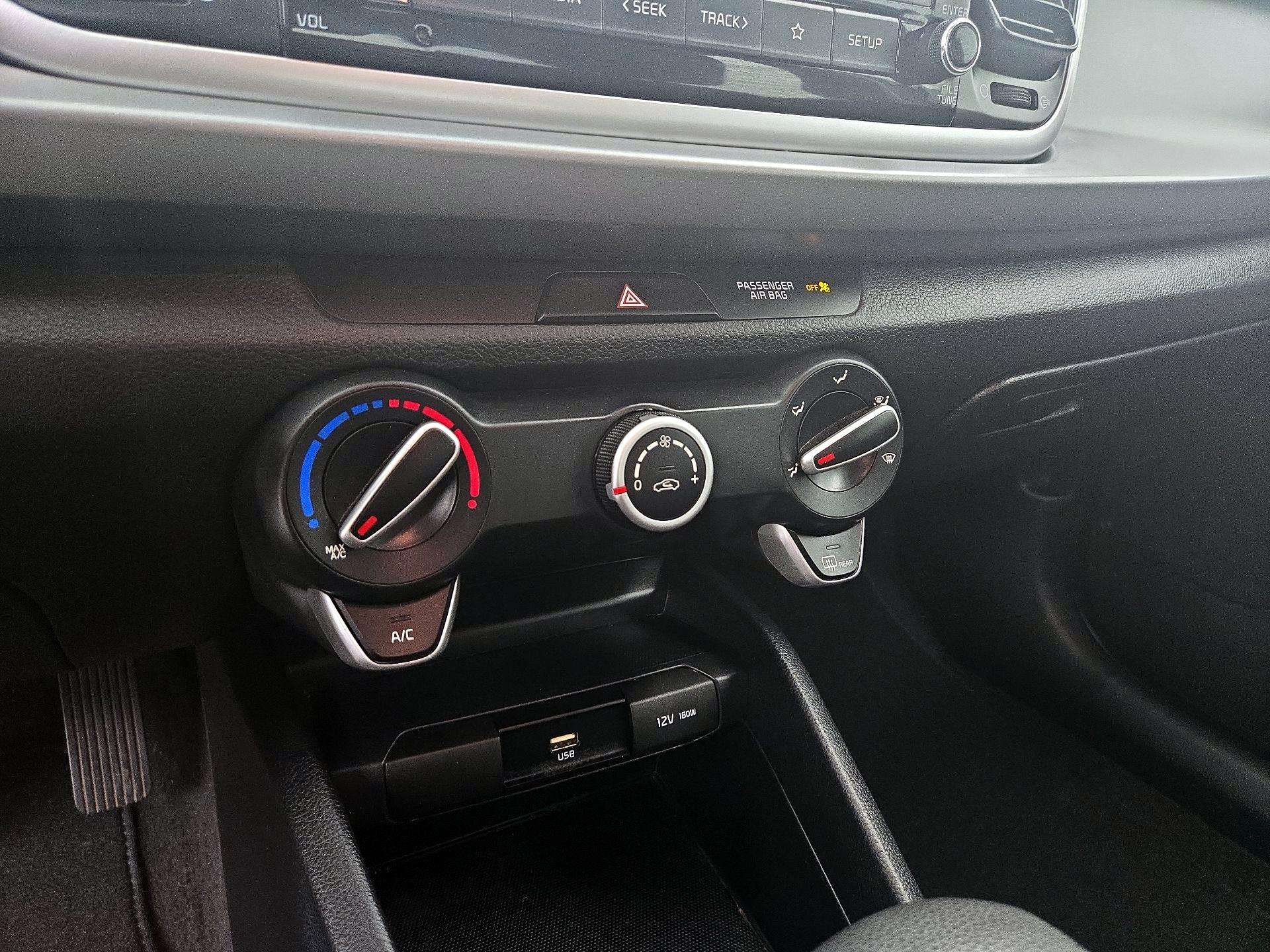 Thumbnail: 2021 Kia Rio - 16