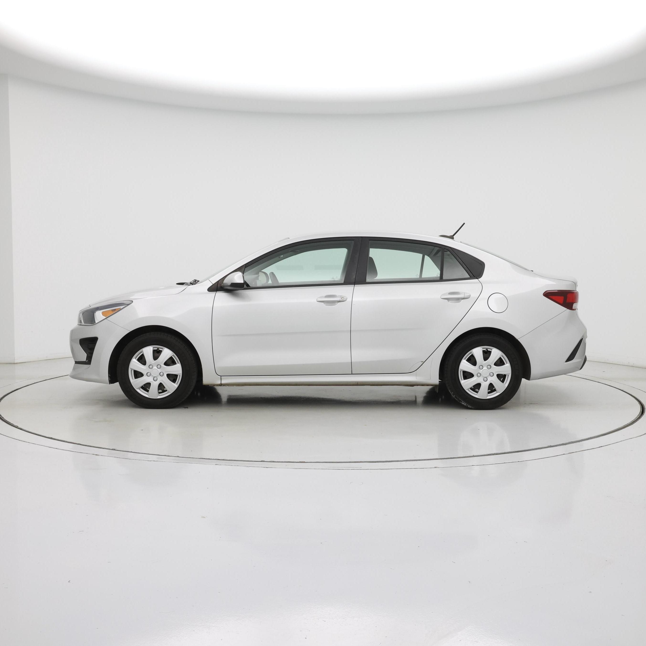 Thumbnail: 2021 Kia Rio - 3