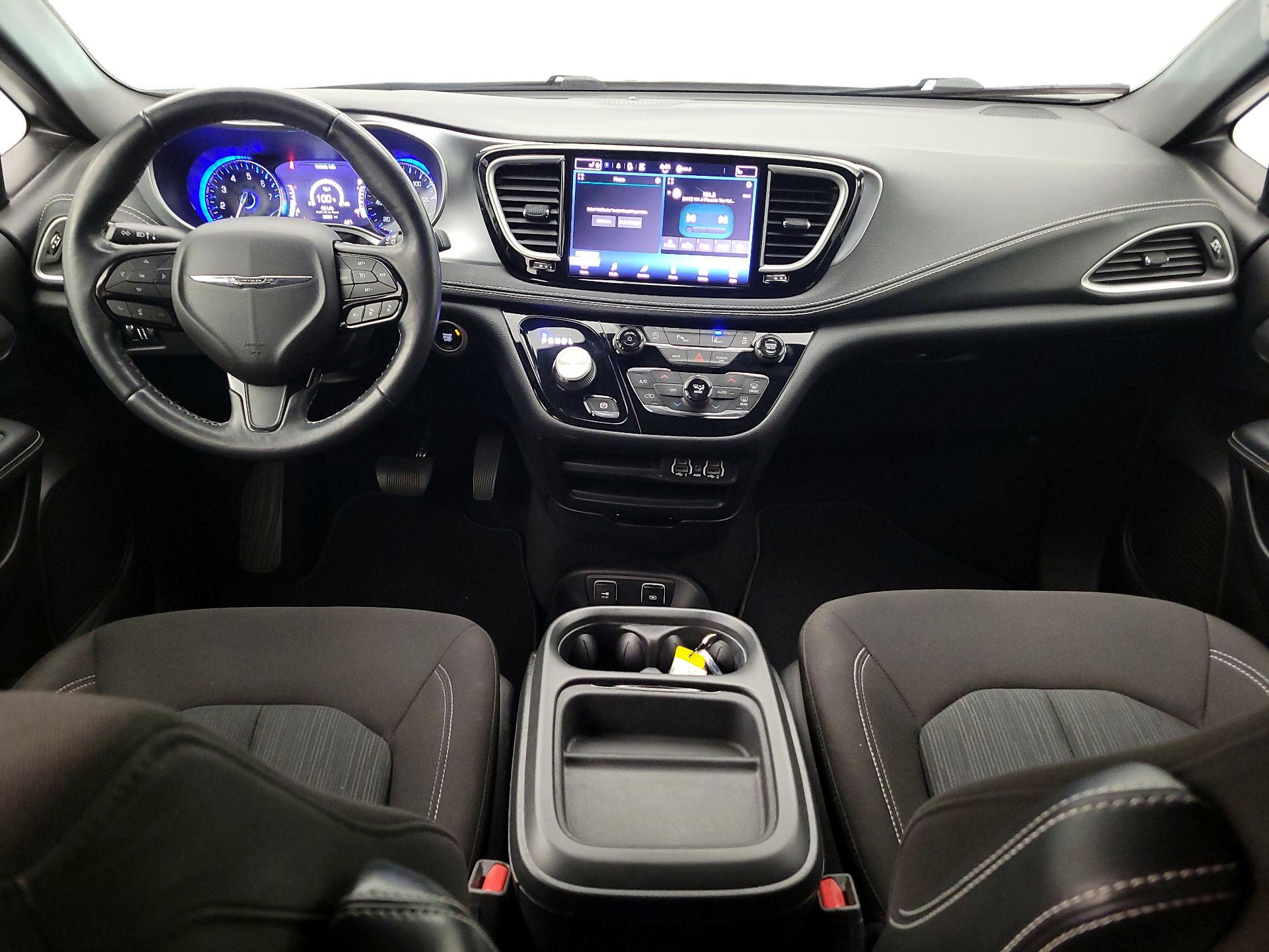 Thumbnail: 2021 Chrysler Pacifica - 9