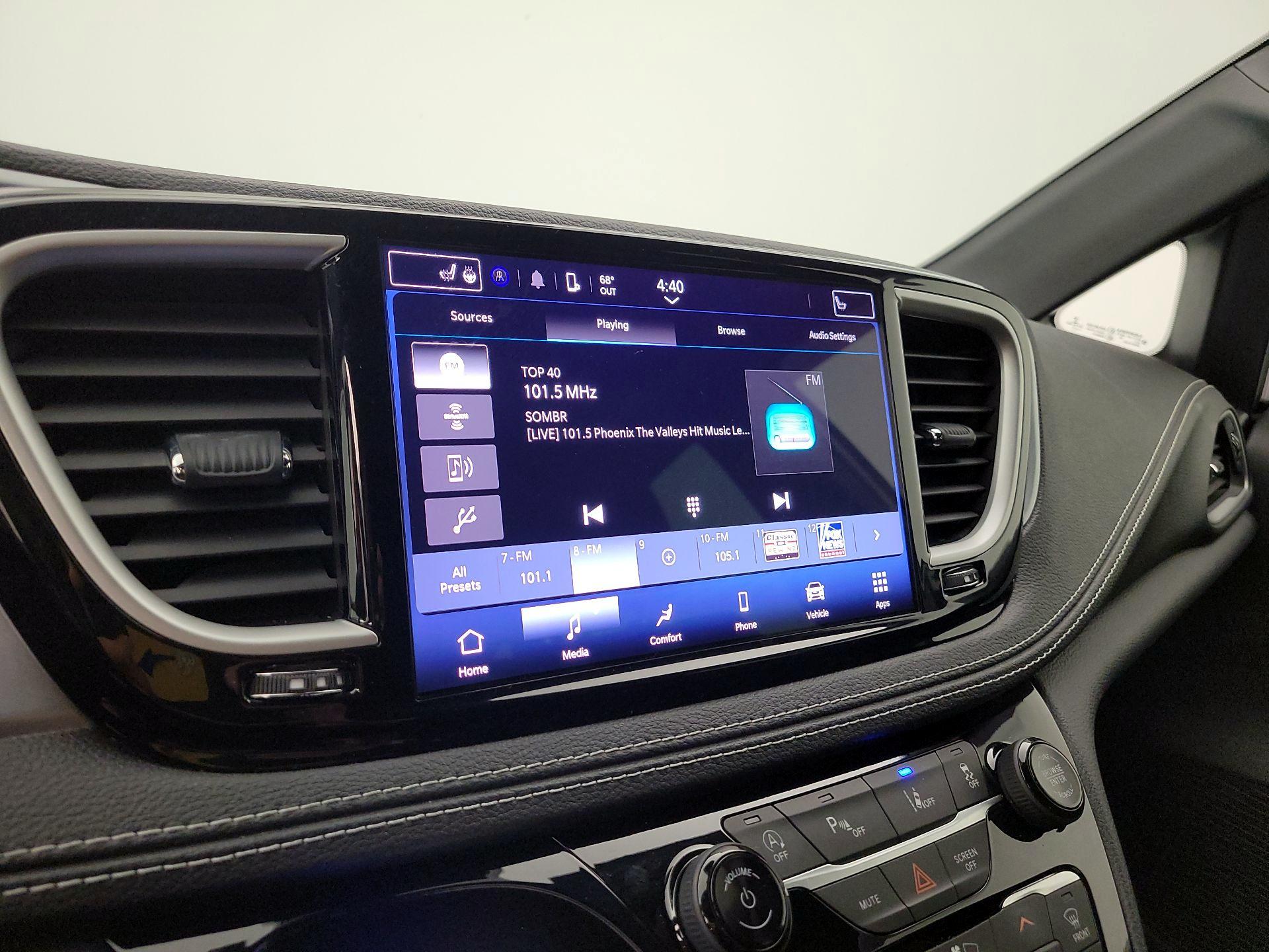 Thumbnail: 2021 Chrysler Pacifica - 15