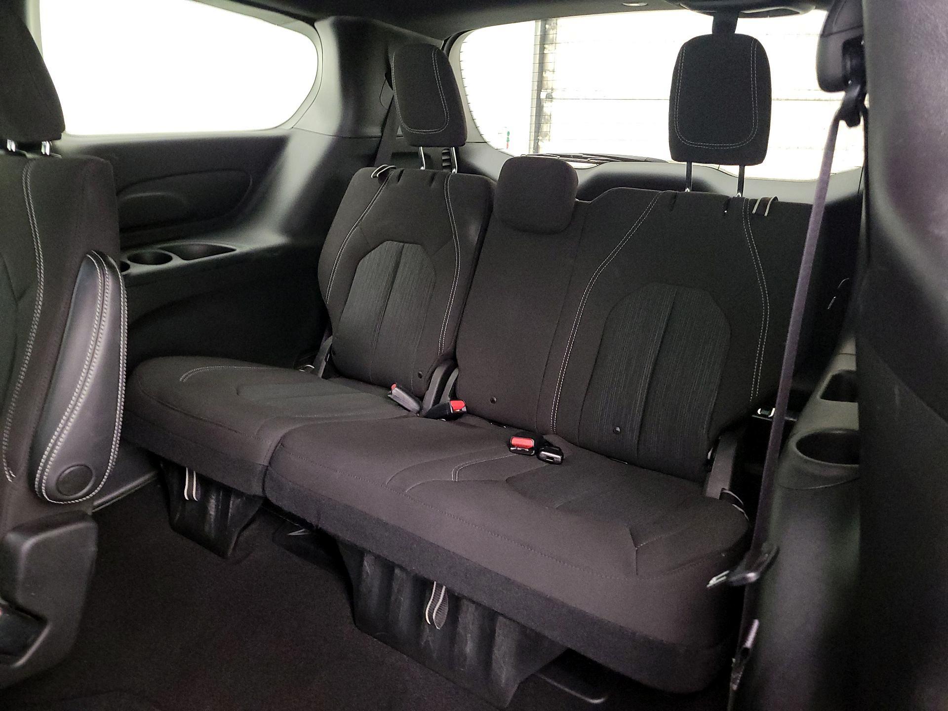 Thumbnail: 2021 Chrysler Pacifica - 20