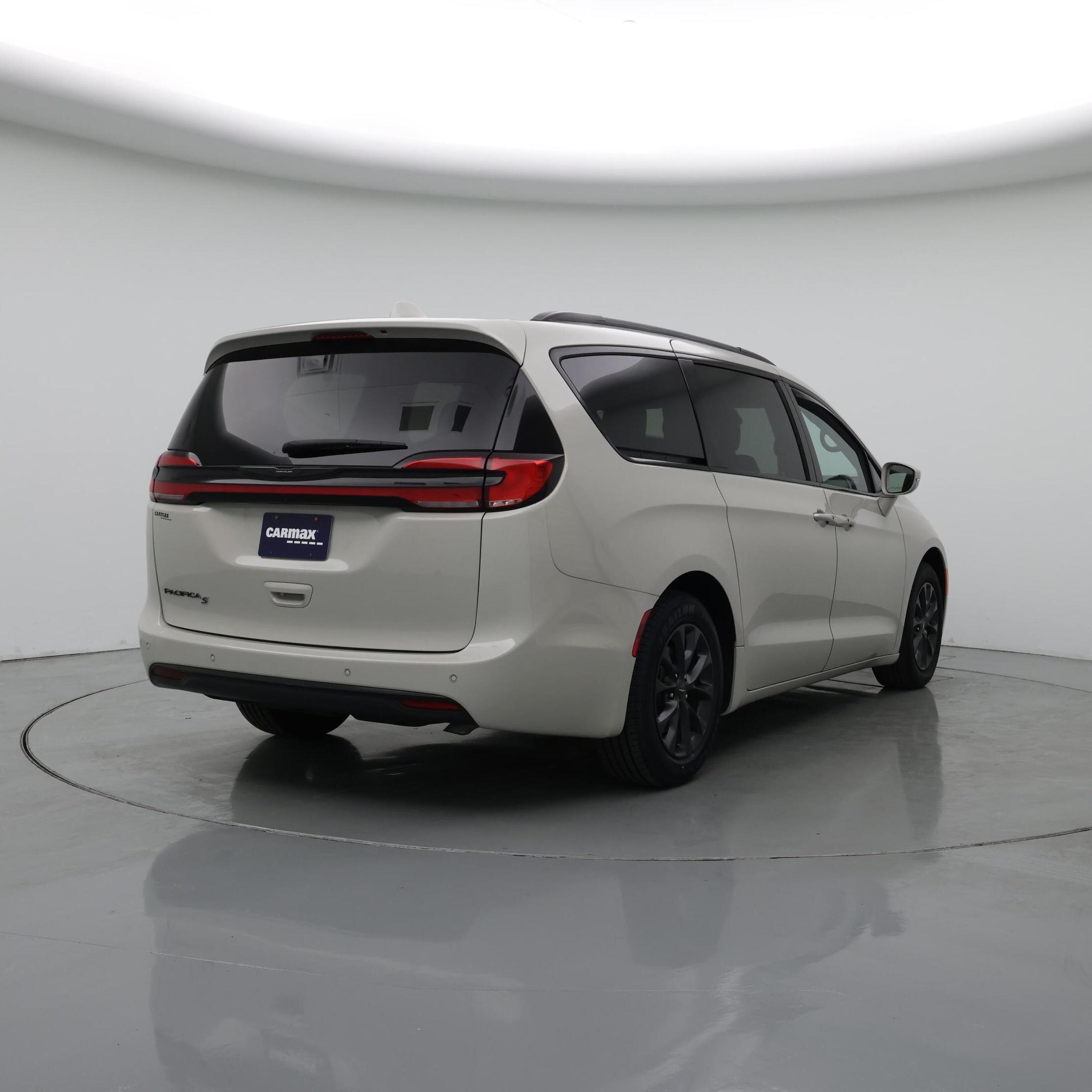 Thumbnail: 2021 Chrysler Pacifica - 8