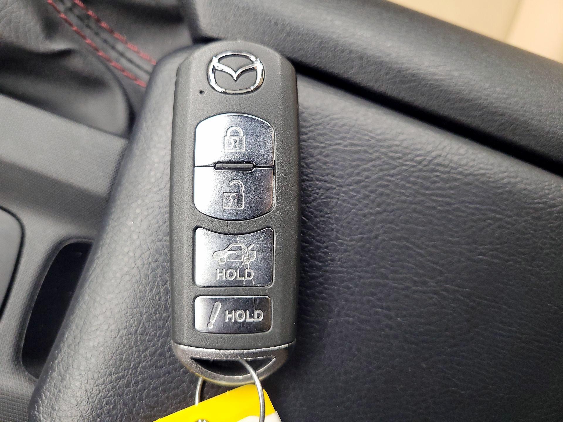 Thumbnail: 2016 Mazda MX-5 Miata - 20