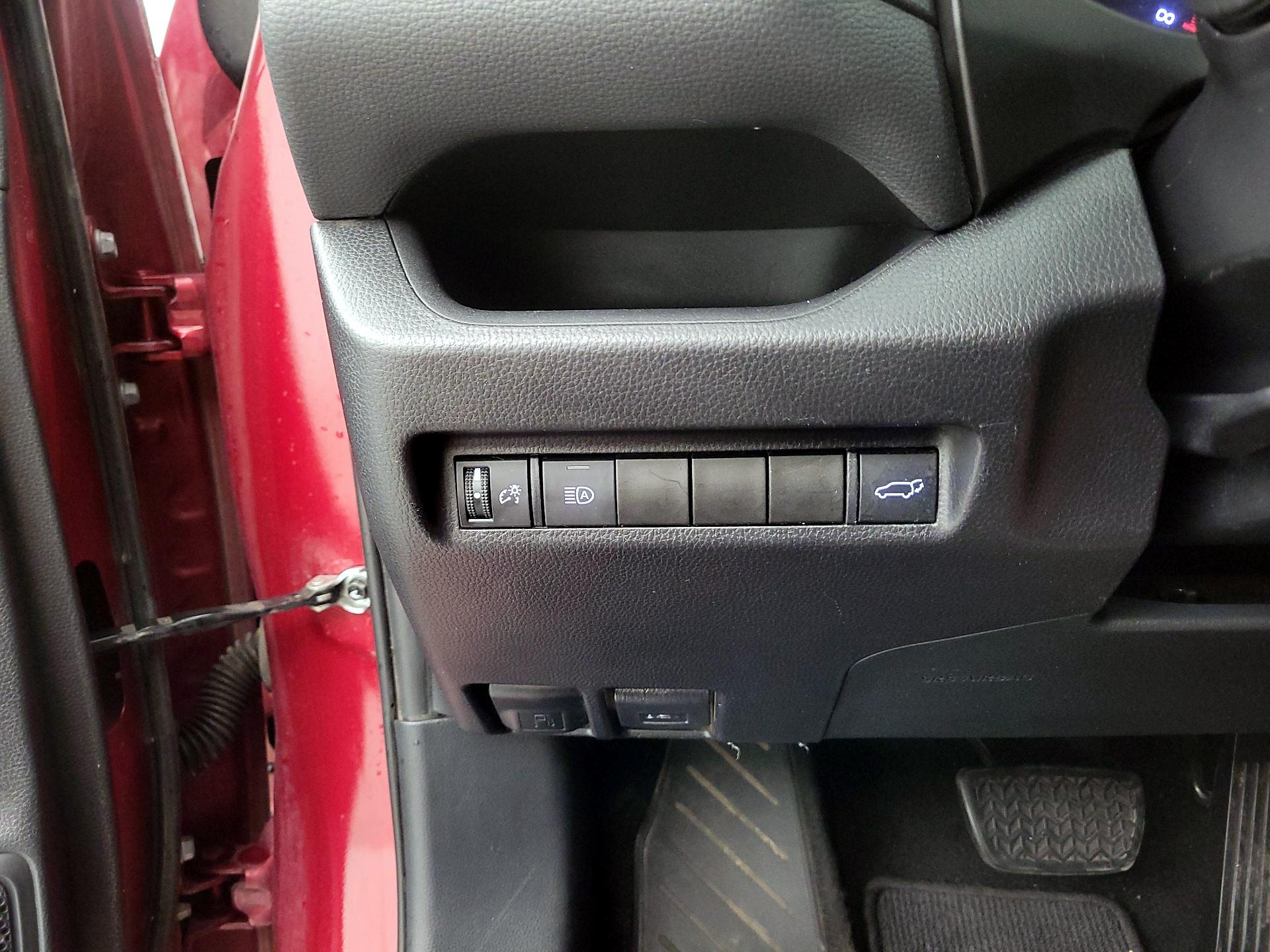 Thumbnail: 2019 Toyota RAV4 - 13