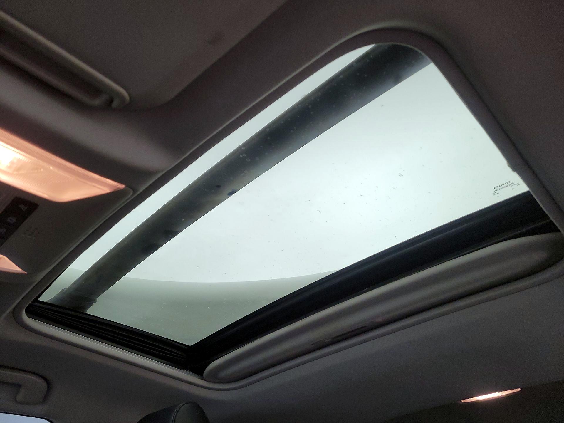 Thumbnail: 2019 Toyota RAV4 - 19