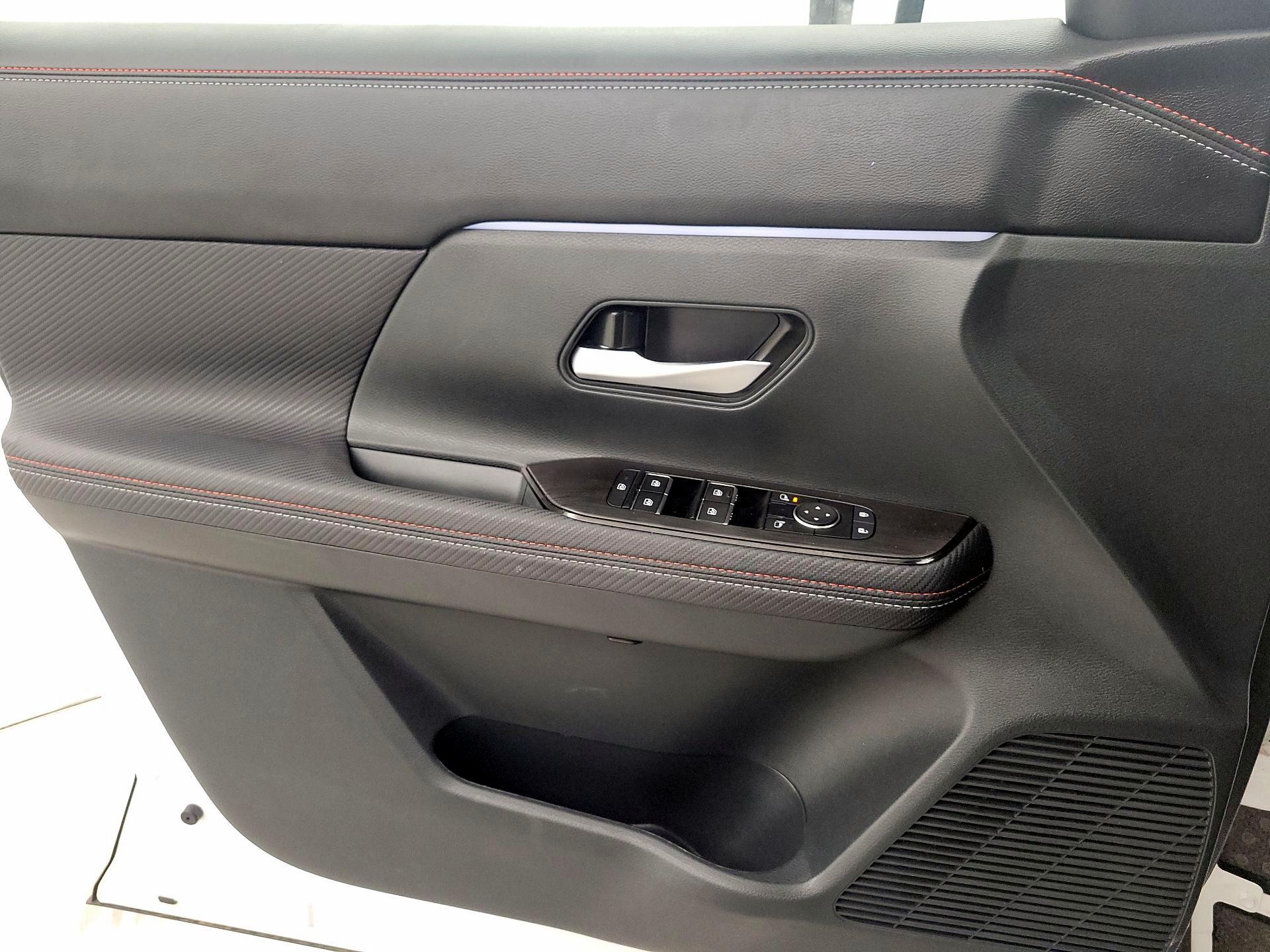 Thumbnail: 2025 Nissan Kicks - 12