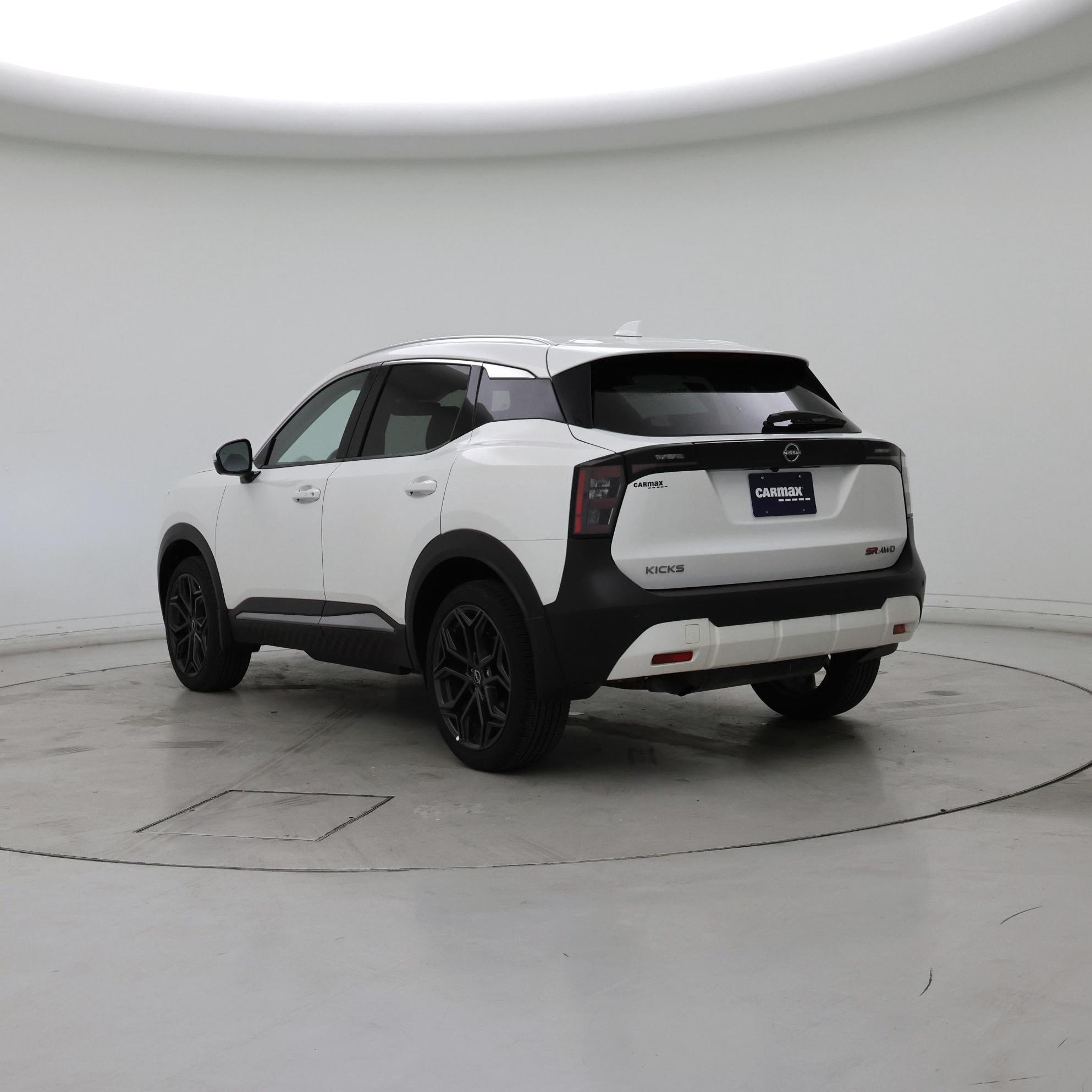 Thumbnail: 2025 Nissan Kicks - 2