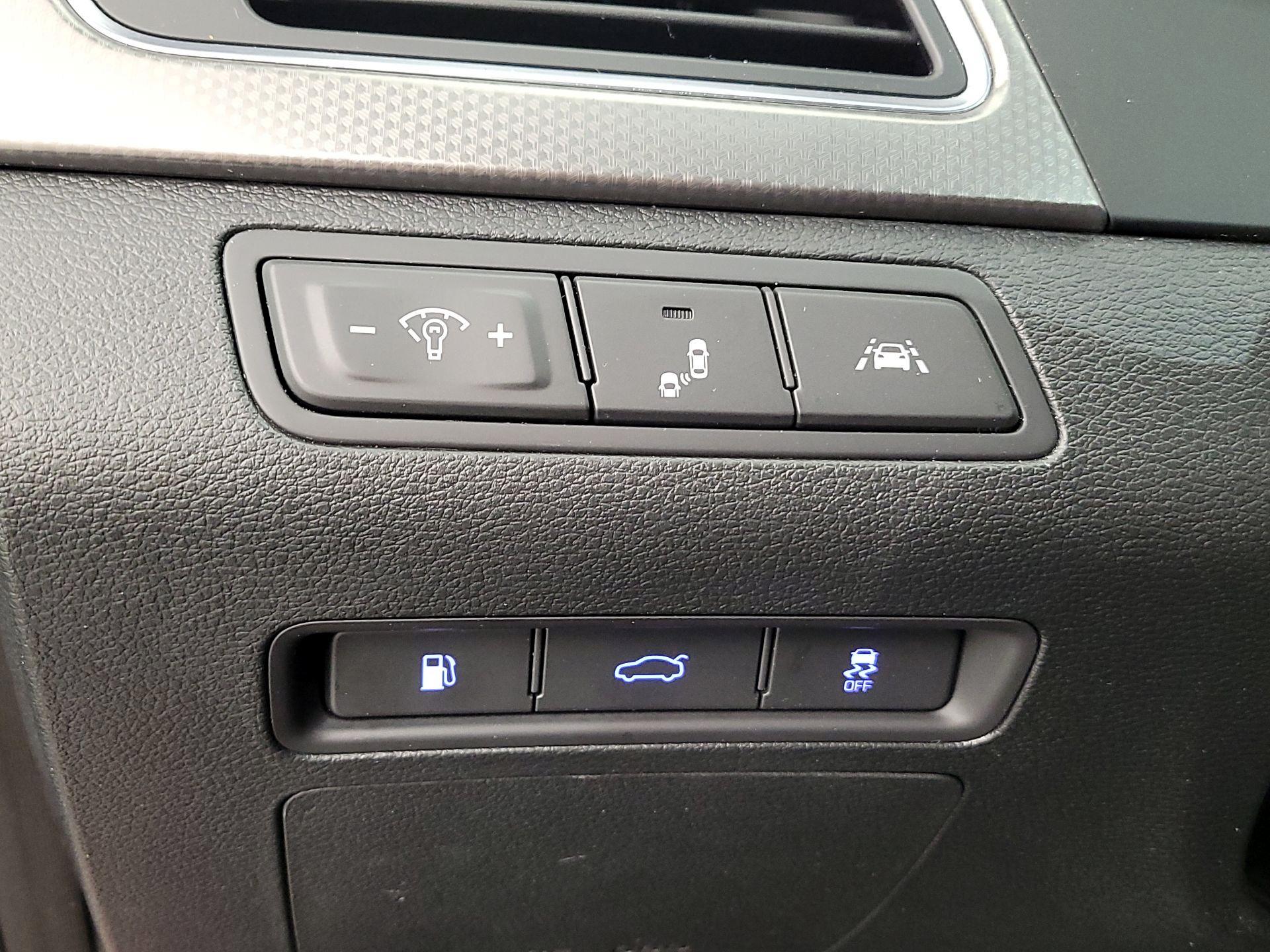 Thumbnail: 2015 Hyundai Sonata - 13