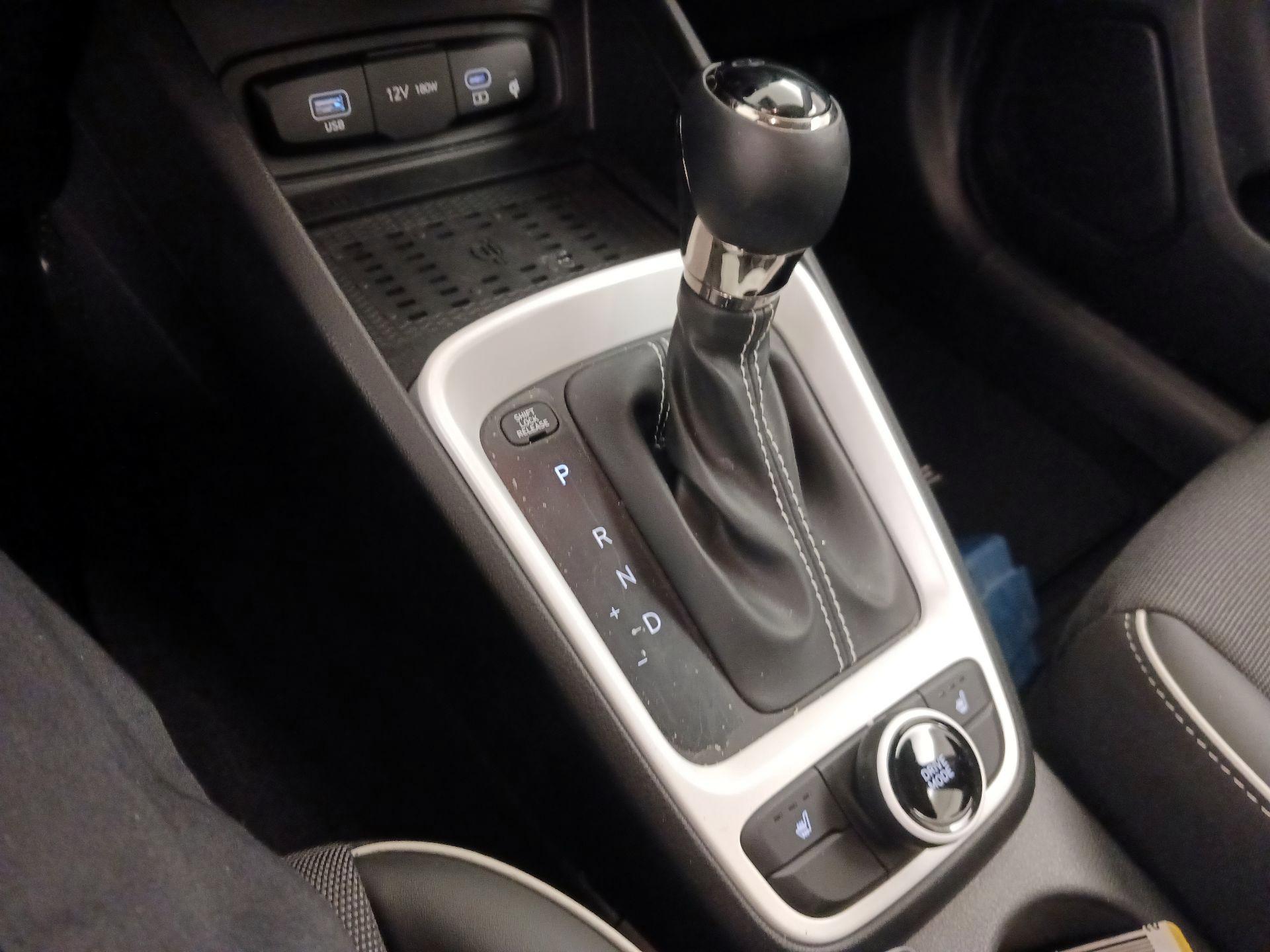 Thumbnail: 2025 Hyundai Venue - 18