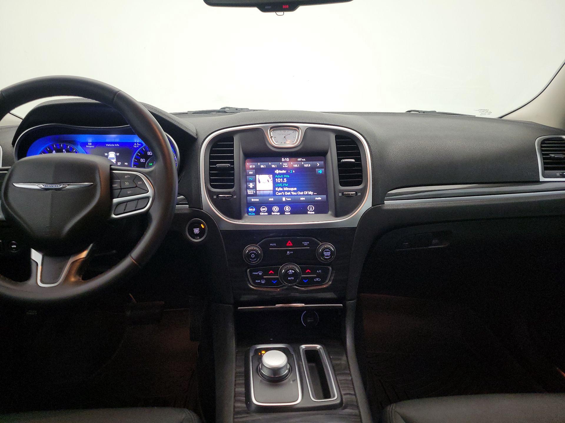 Thumbnail: 2021 Chrysler 300 - 9