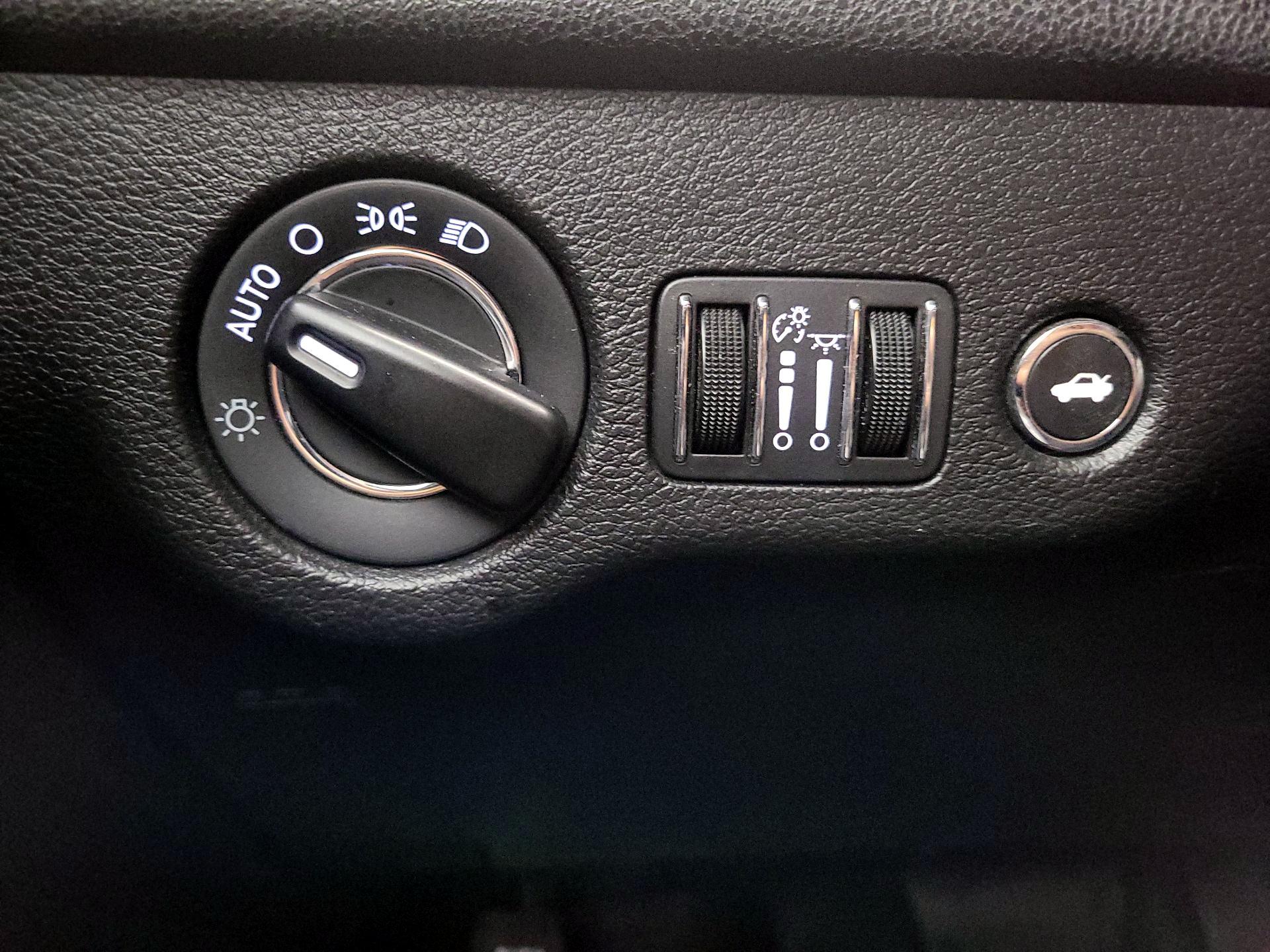 Thumbnail: 2021 Chrysler 300 - 13