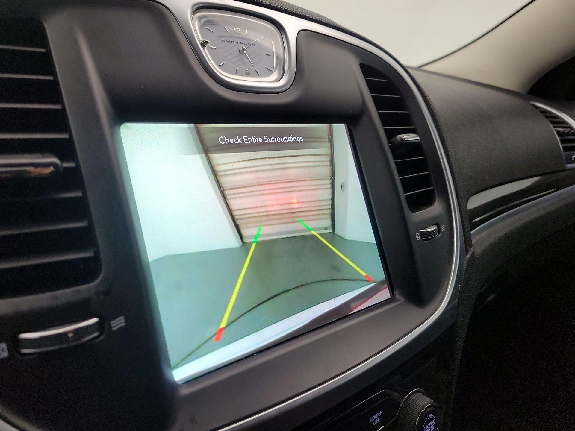 Thumbnail: 2021 Chrysler 300 - 14