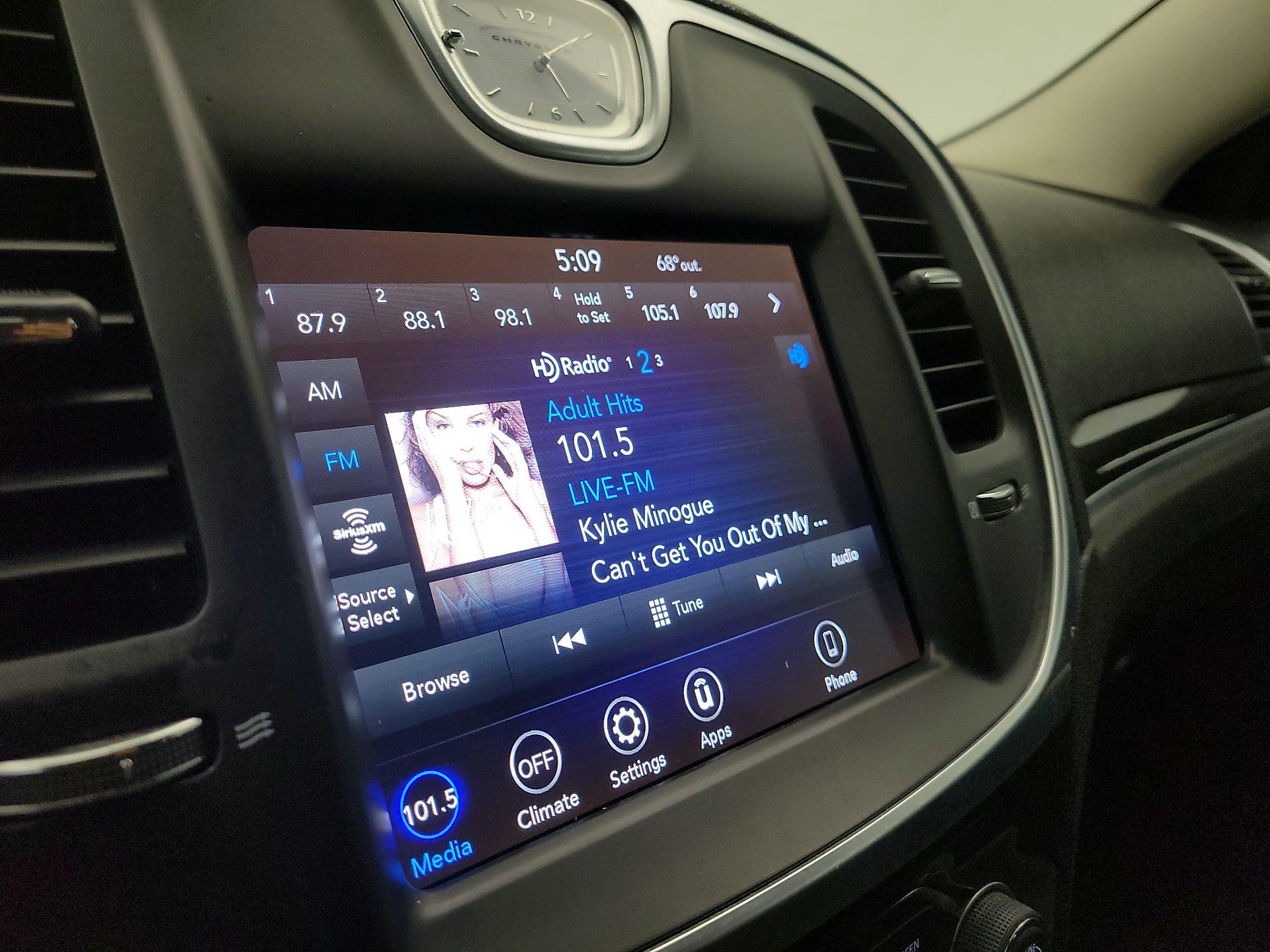 Thumbnail: 2021 Chrysler 300 - 15