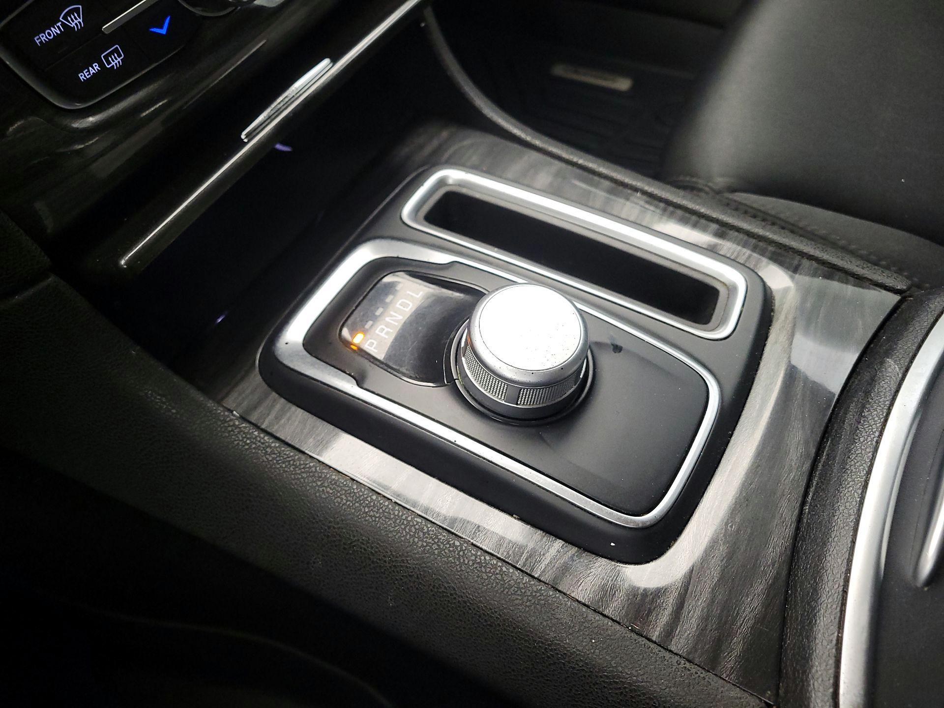 Thumbnail: 2021 Chrysler 300 - 17