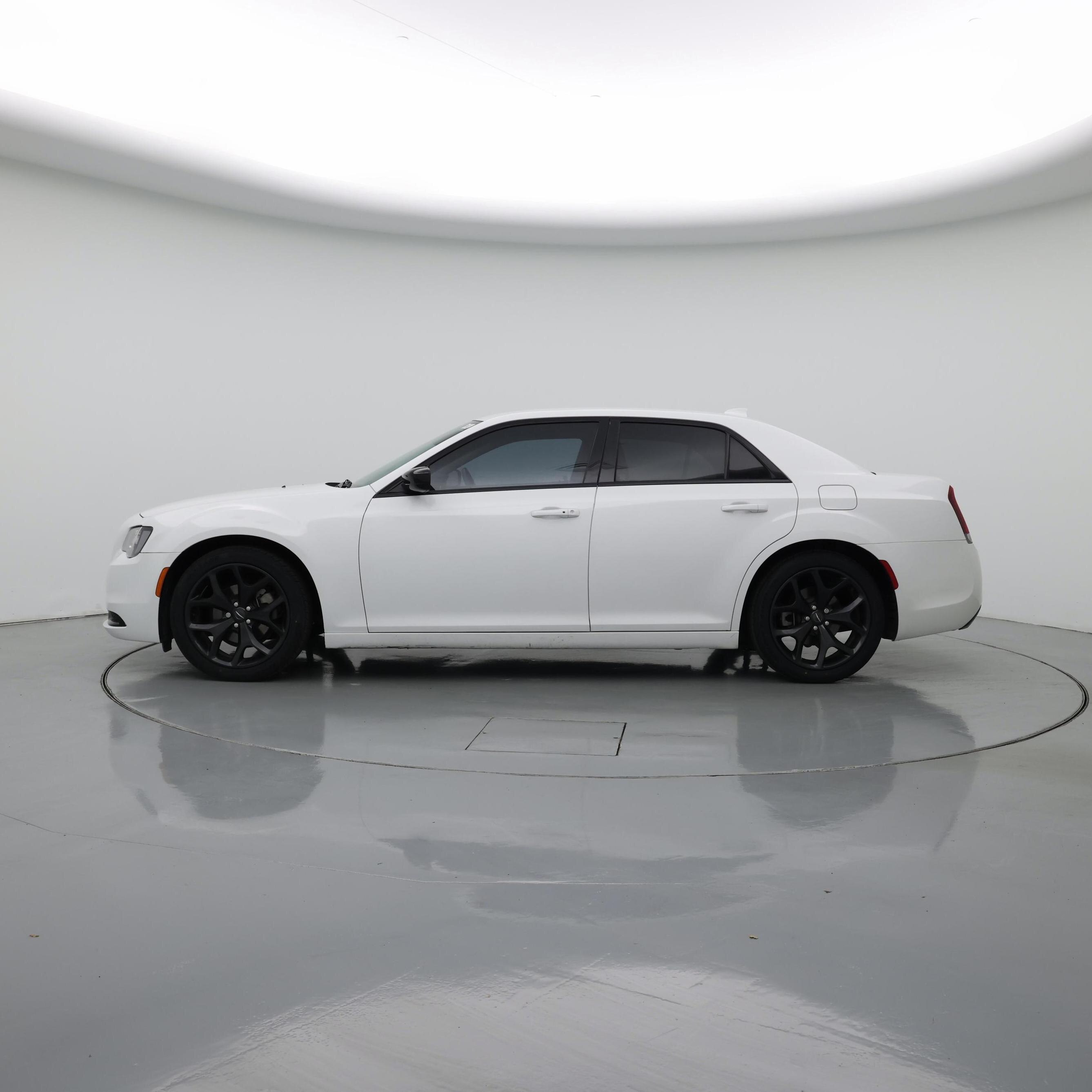 Thumbnail: 2021 Chrysler 300 - 3