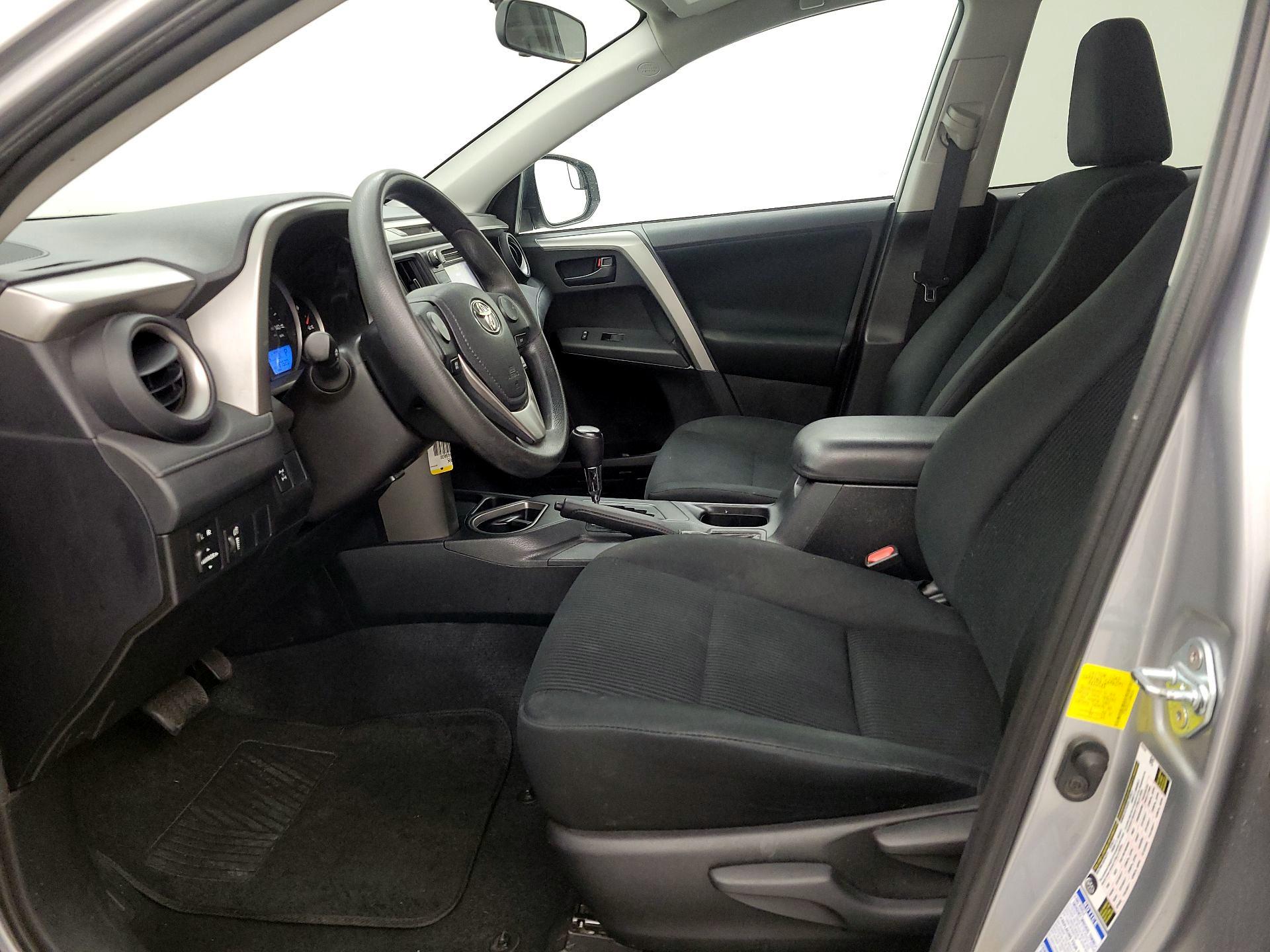 Thumbnail: 2016 Toyota RAV4 - 11