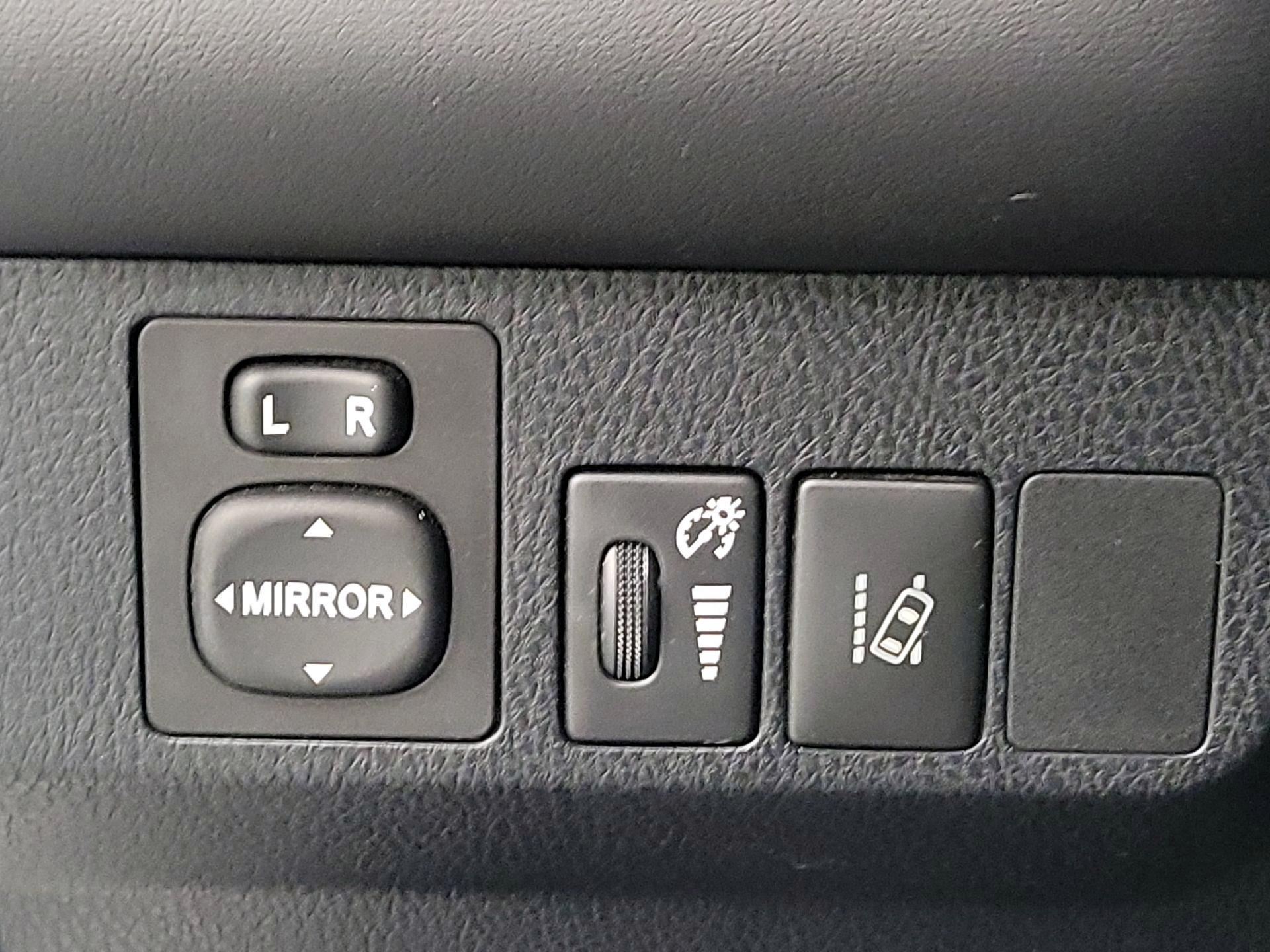 Thumbnail: 2017 Toyota RAV4 - 13